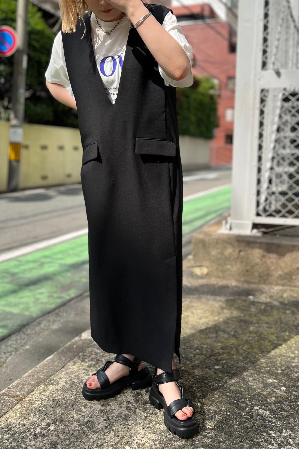 CHIGNON (シニヨン) ディープ Vネック ジャンパースカート ジャンスカ タイト ストレート