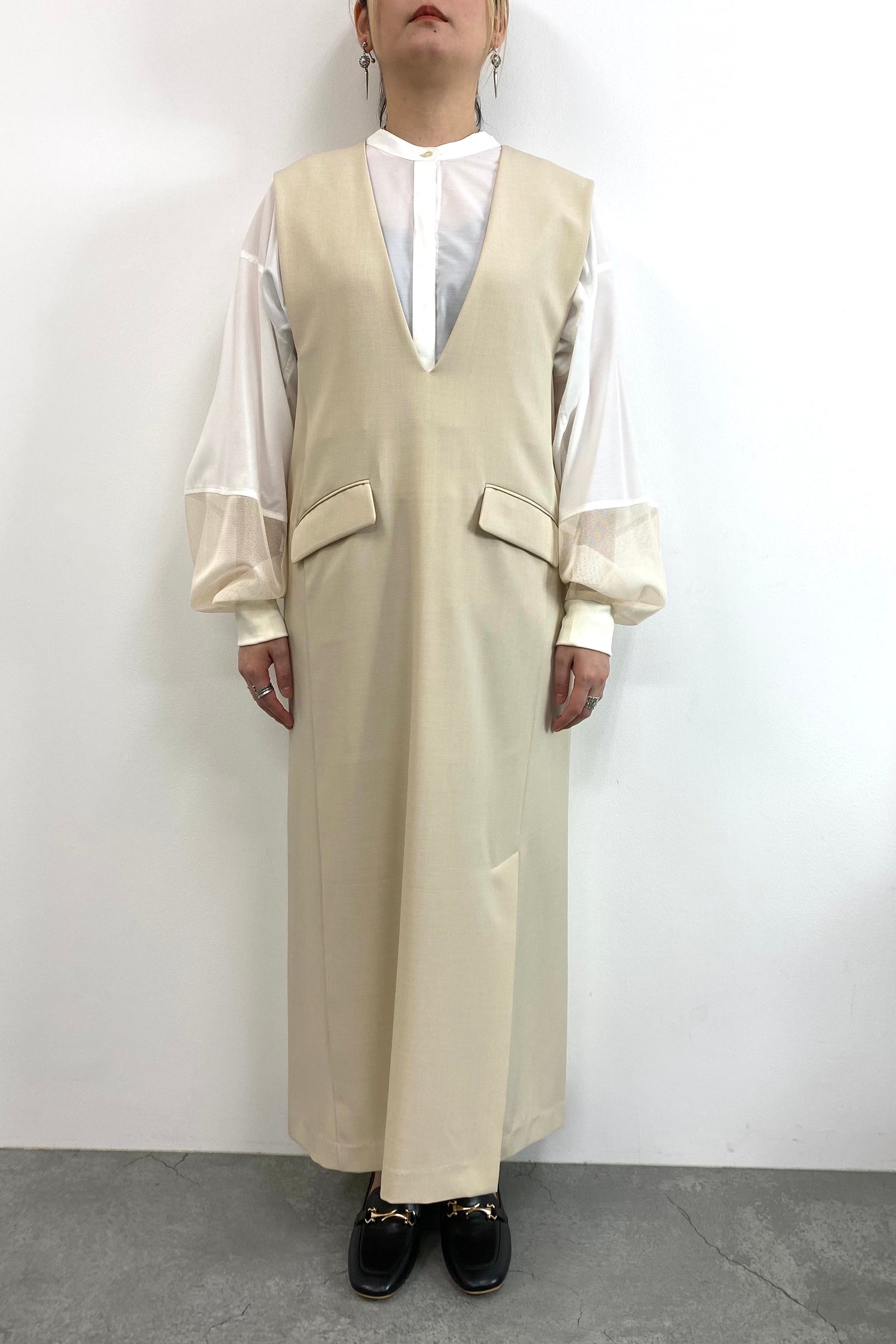 CHIGNON (シニヨン) ディープ Vネック ジャンパースカート ジャンスカ タイト ストレート