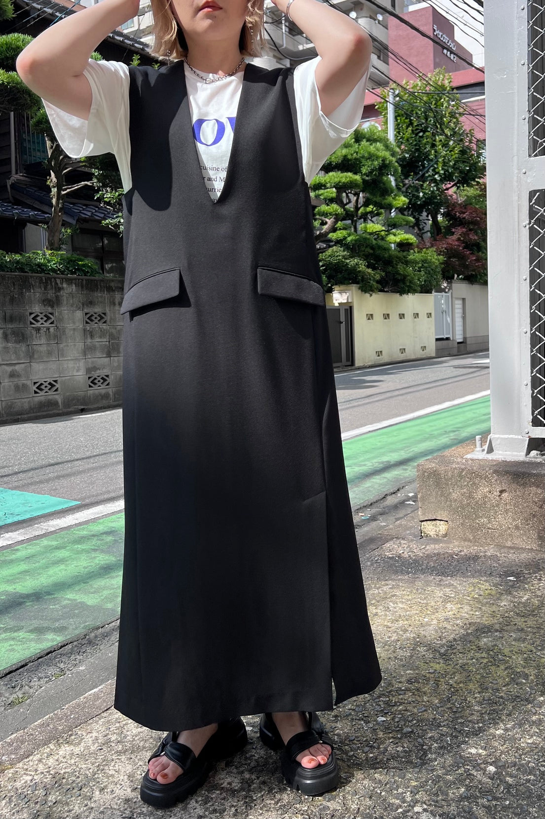 CHIGNON (シニヨン) ディープ Vネック ジャンパースカート ジャンスカ タイト ストレート