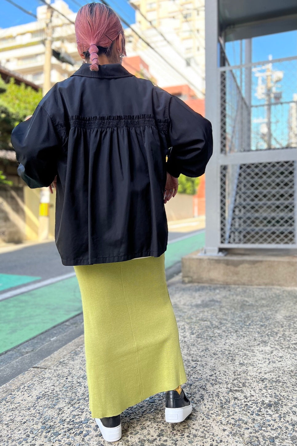 バックギャザーコーチジャケット