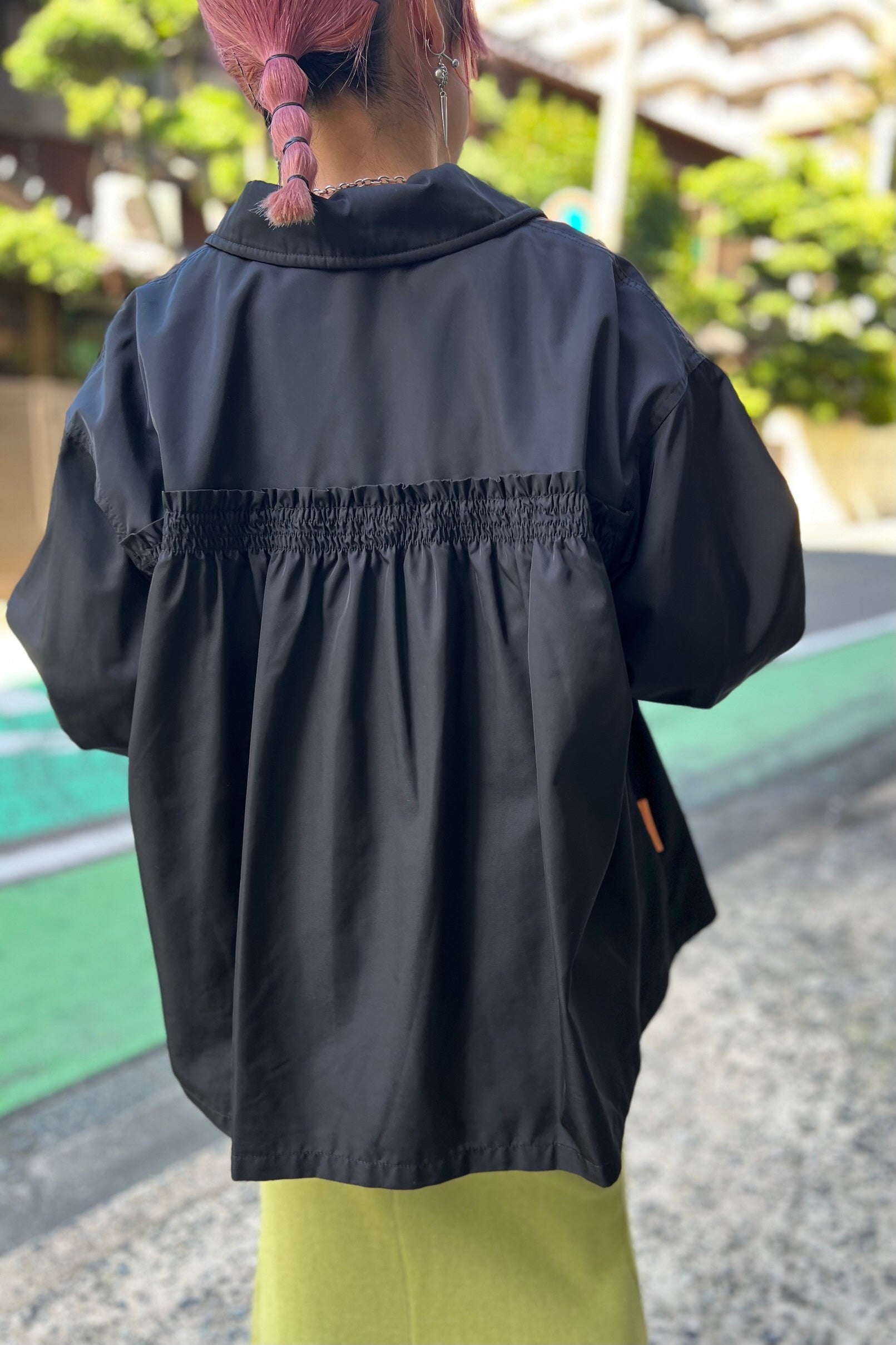 バックギャザーコーチジャケット