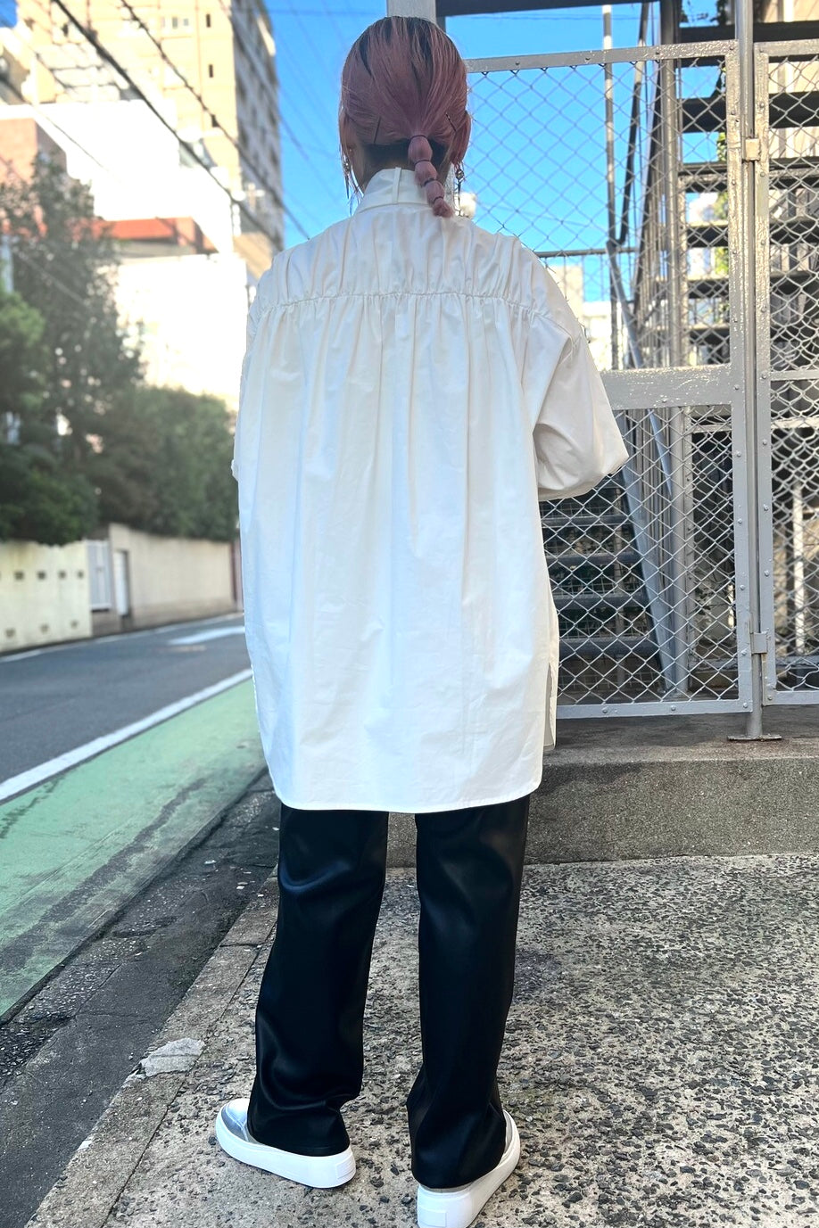 リボンタイブラウス
