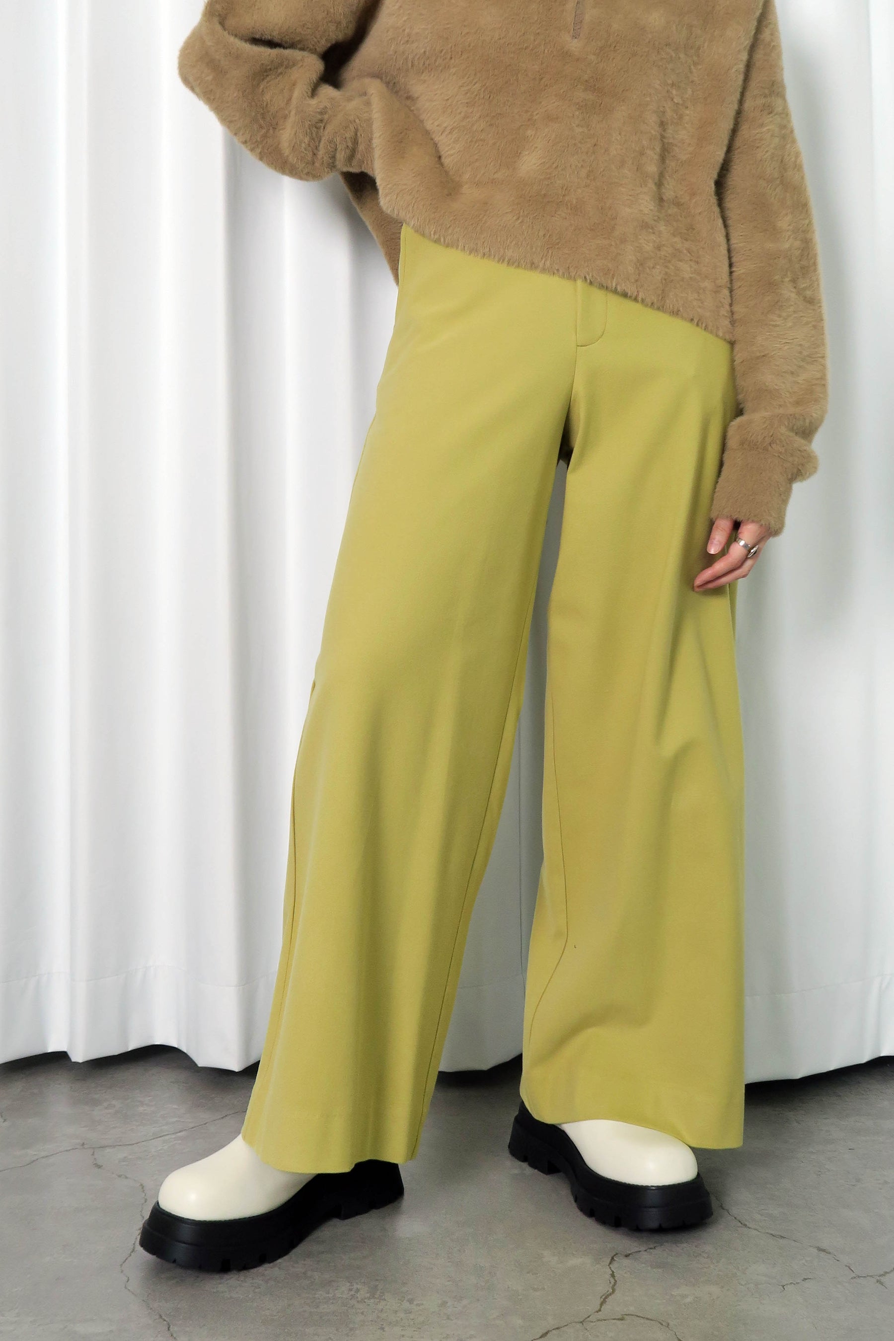 ウォームストレッチワイドパンツ