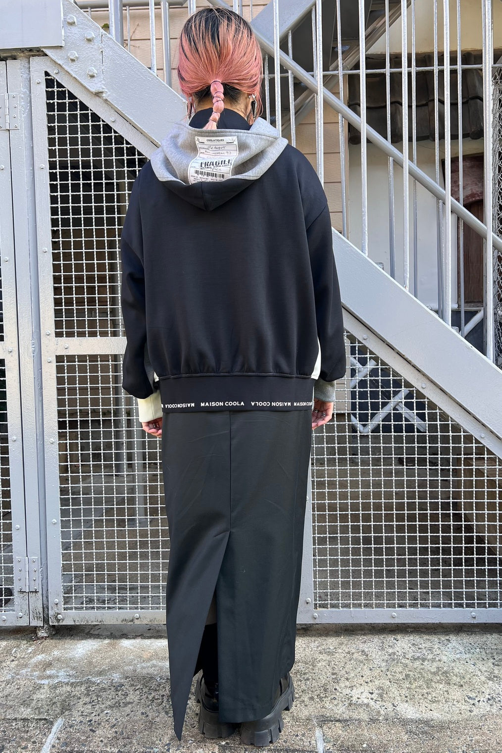 クレイジーパターンエンブロイダリールーズジップフーディー