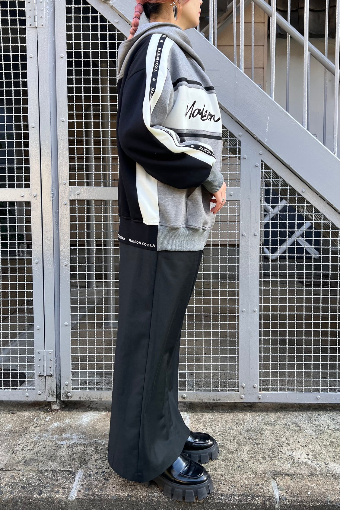 クレイジーパターンエンブロイダリールーズジップフーディー
