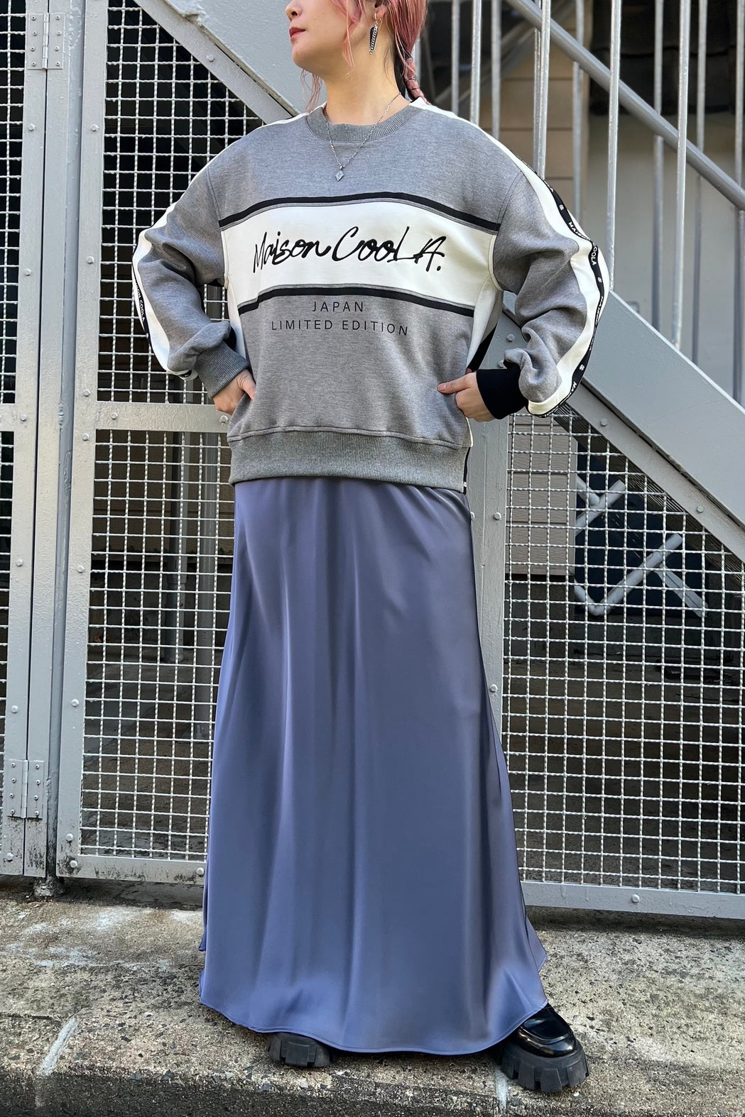 クレイジーパターンエンブロイダリープルオーバー