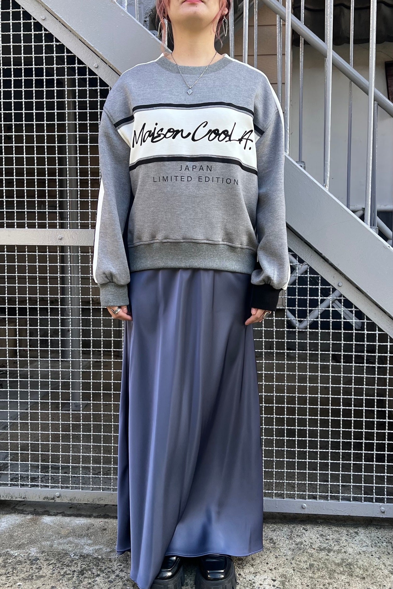 クレイジーパターンエンブロイダリープルオーバー