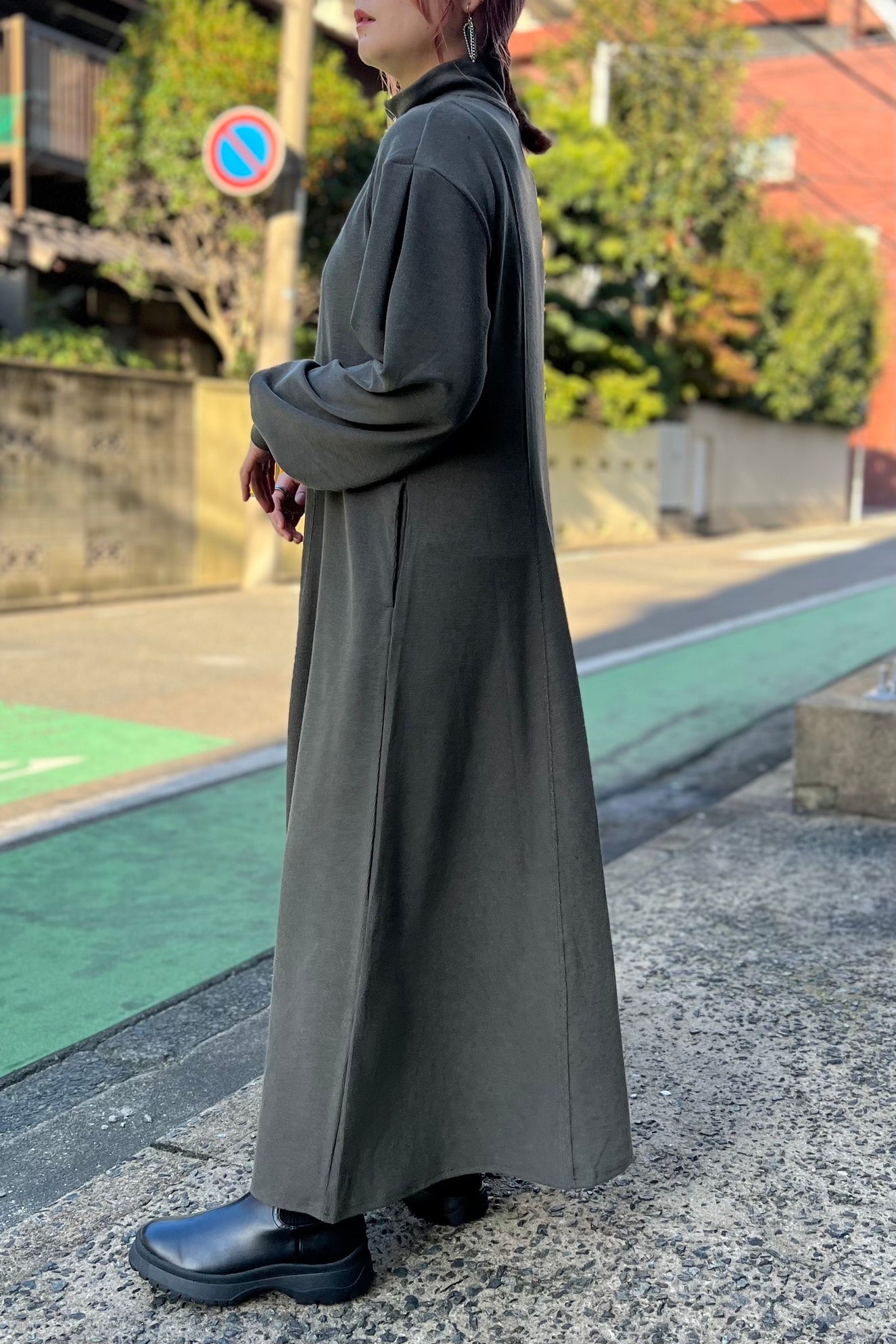 ハーフジップカットワンピース