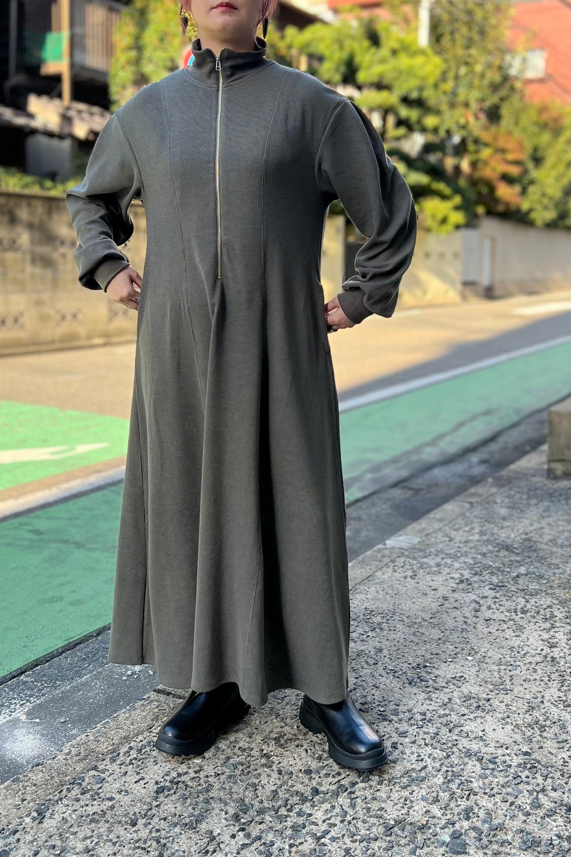ハーフジップカットワンピース