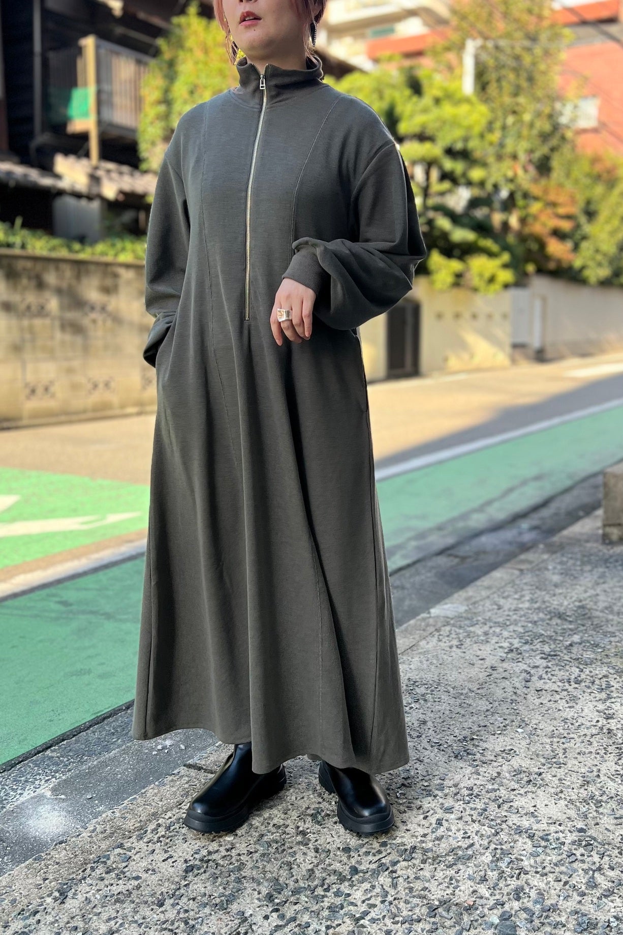 ハーフジップカットワンピース
