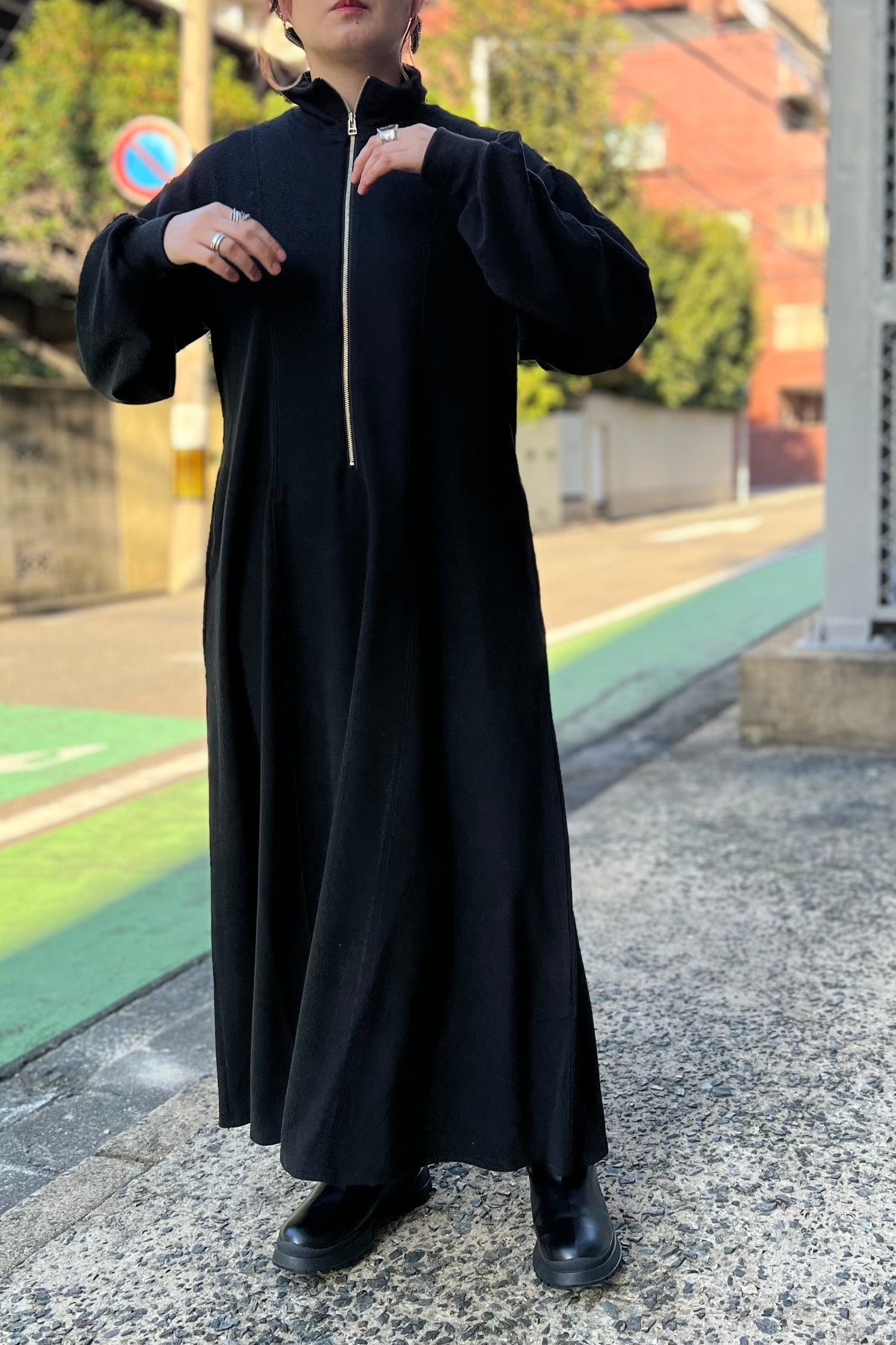 ハーフジップカットワンピース