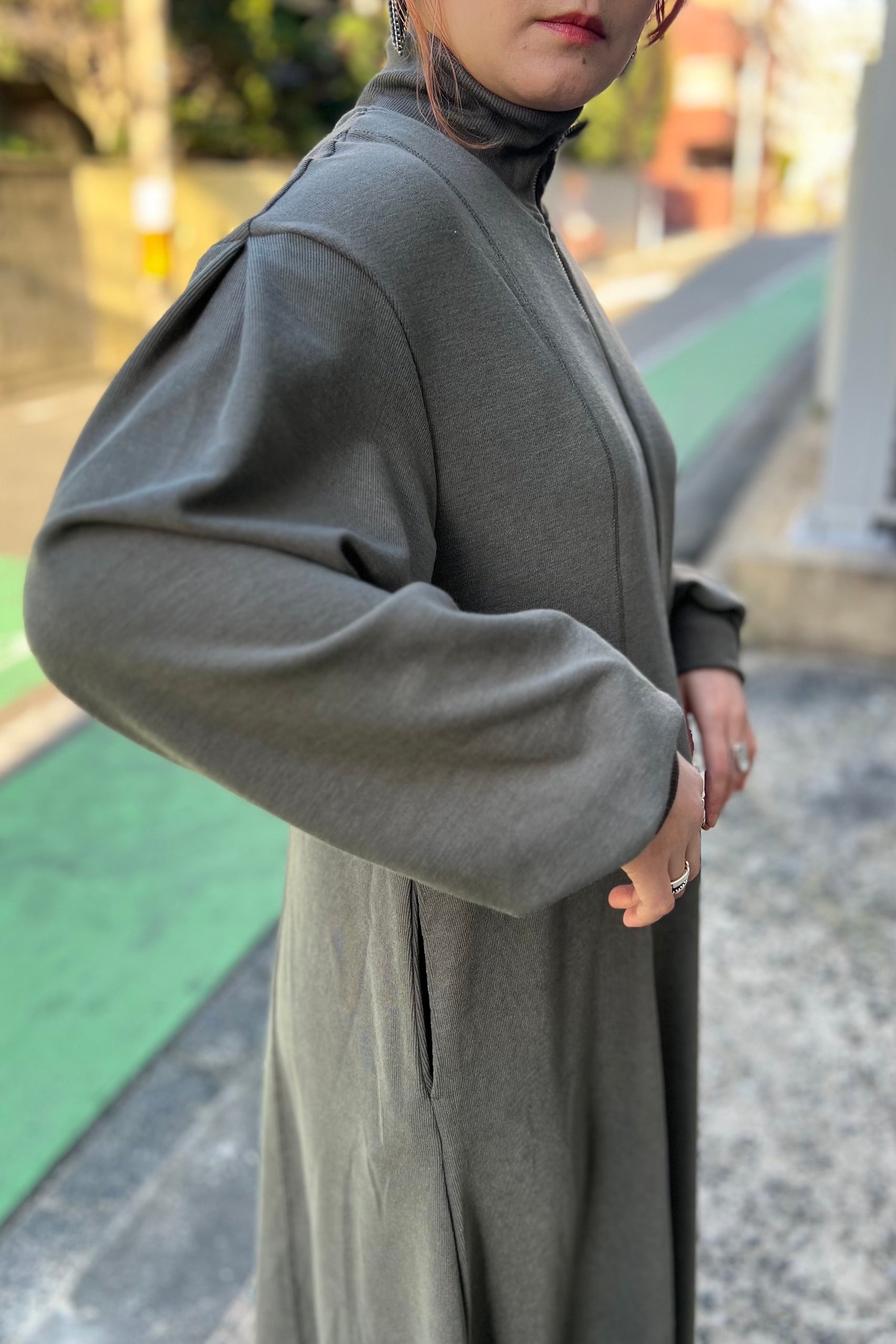 ハーフジップカットワンピース