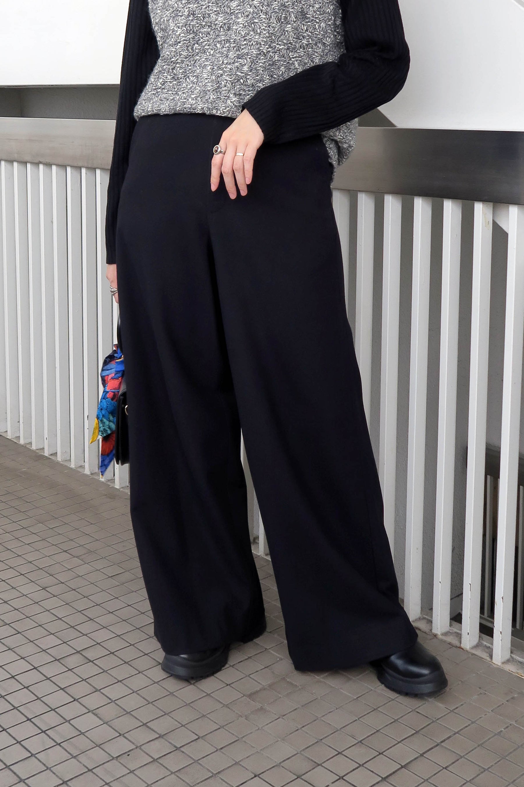 ウォームストレッチワイドパンツ