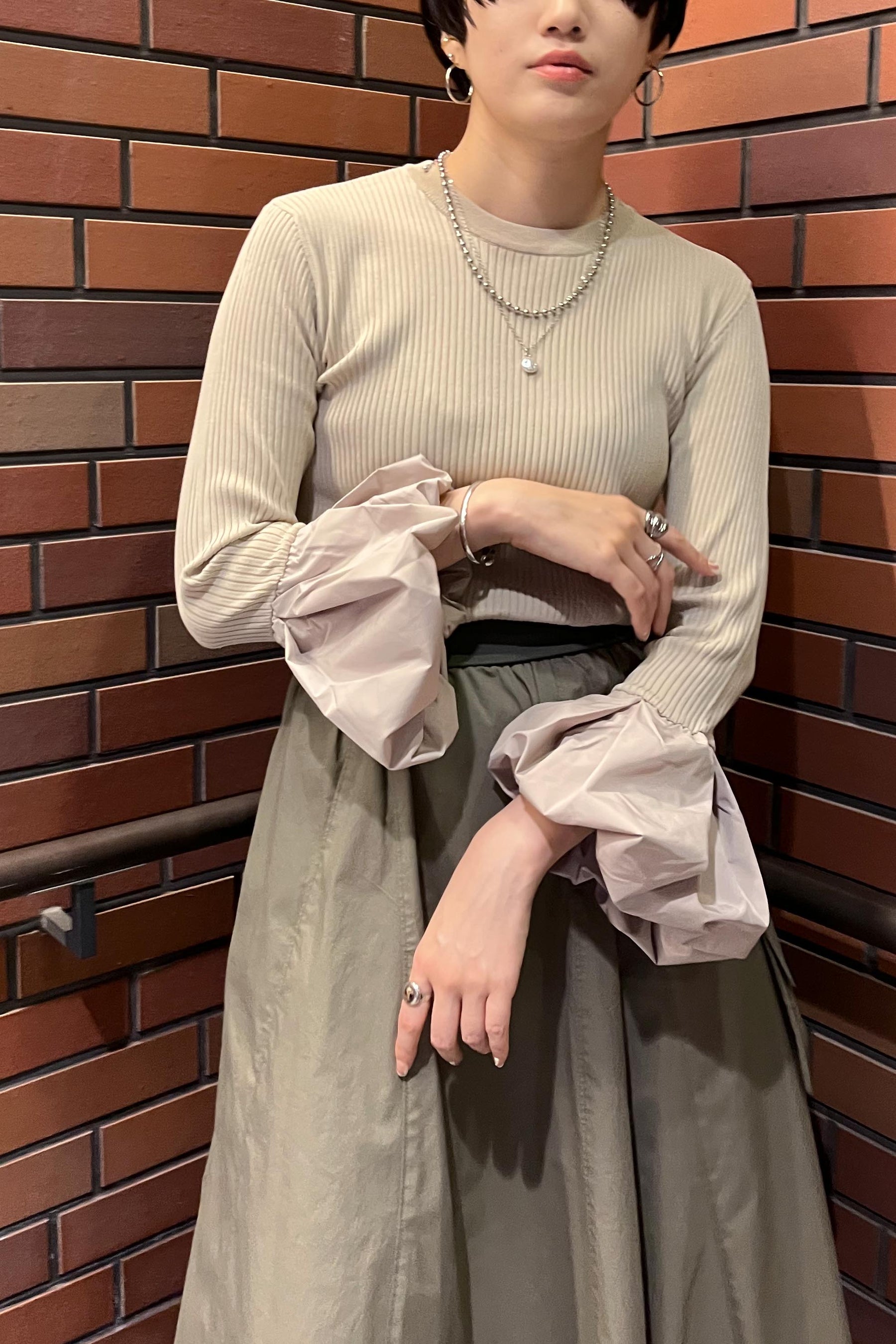 サーブルストレッチ袖バルーンプルオーバー