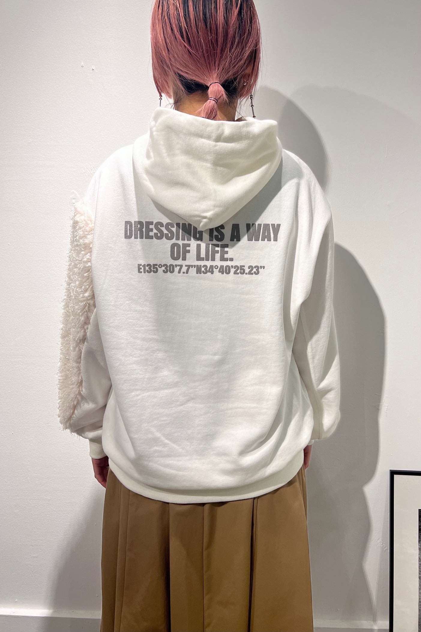 アシメファースリーブフーディー