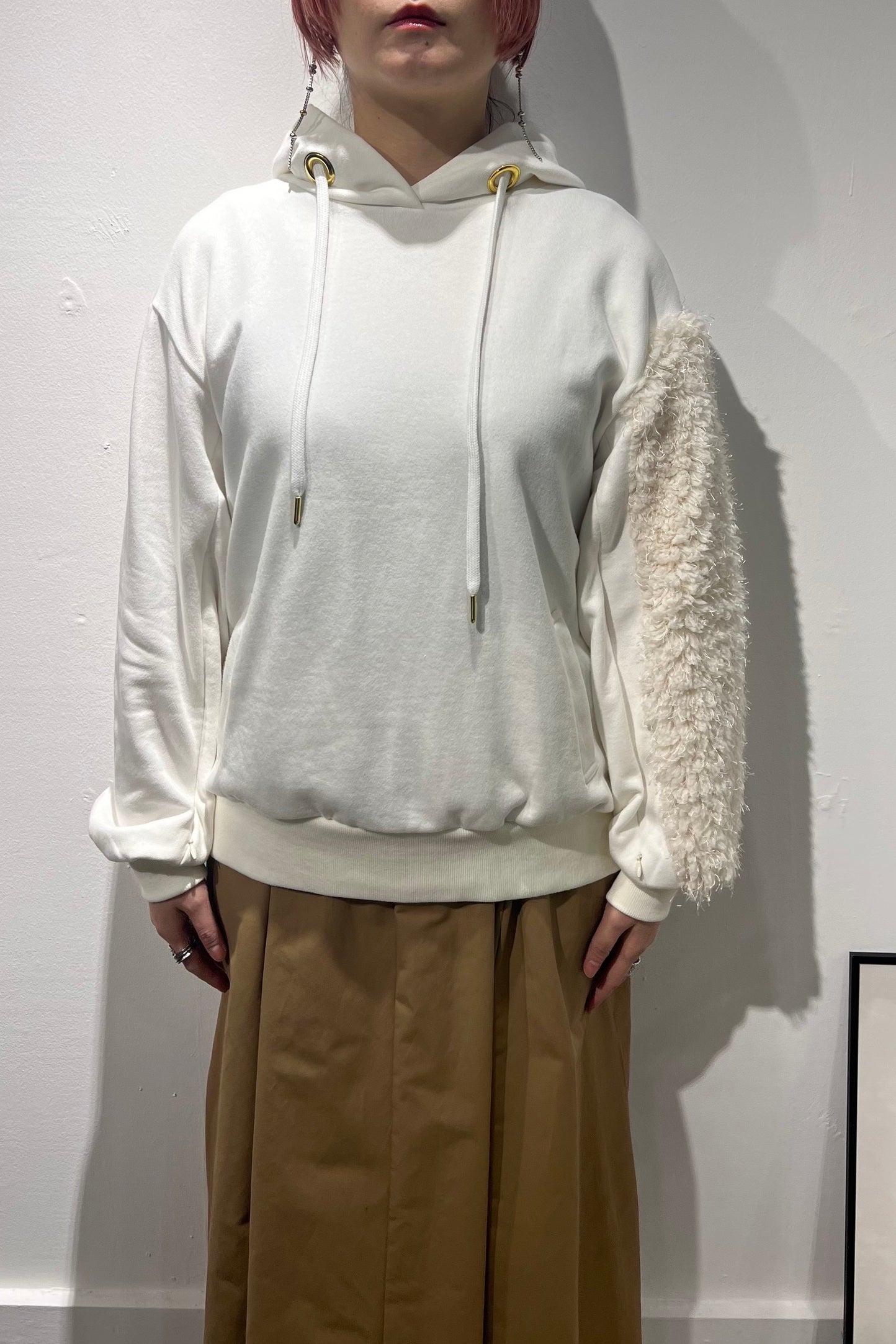 アシメファースリーブフーディー