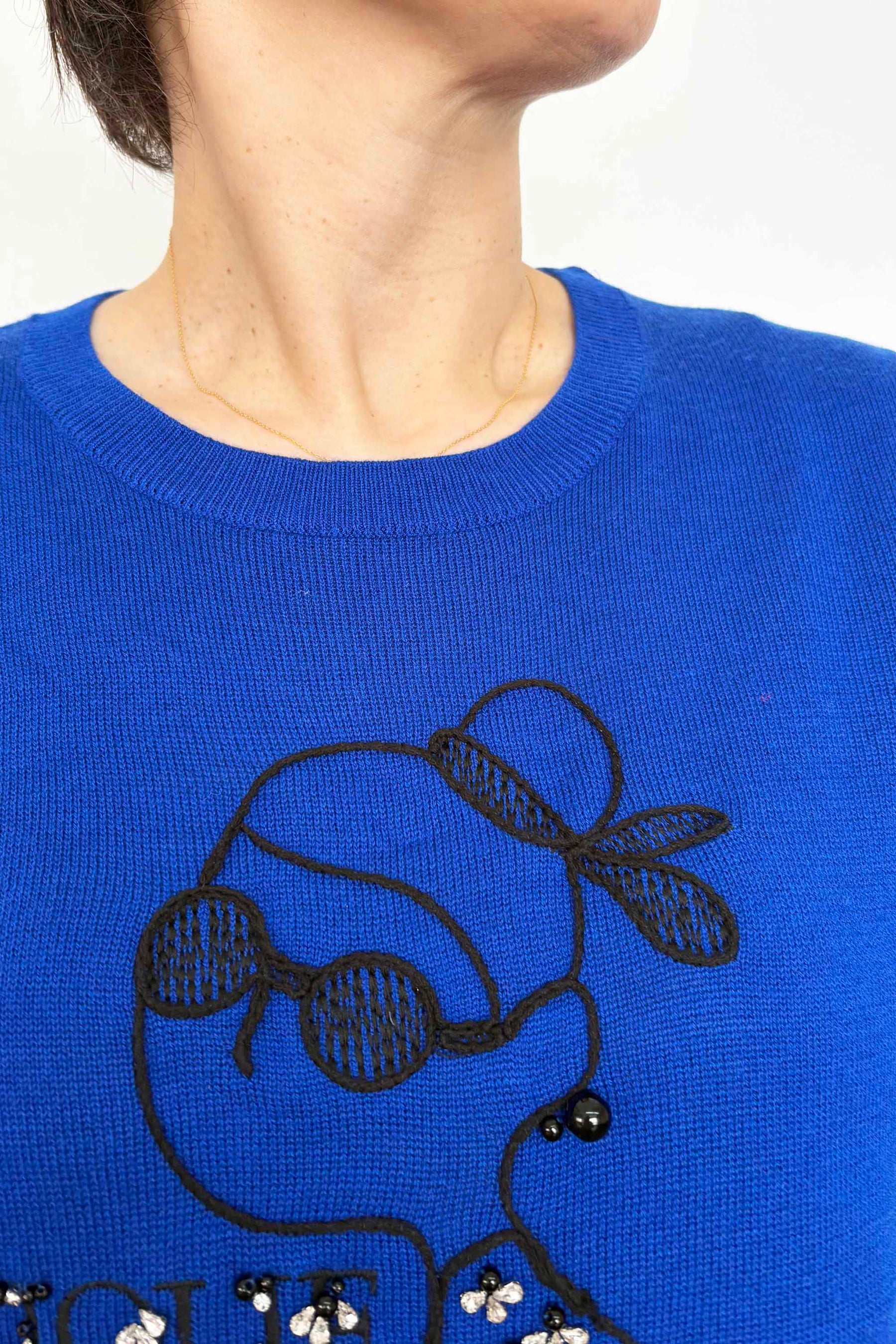 女の子柄刺繍ニット