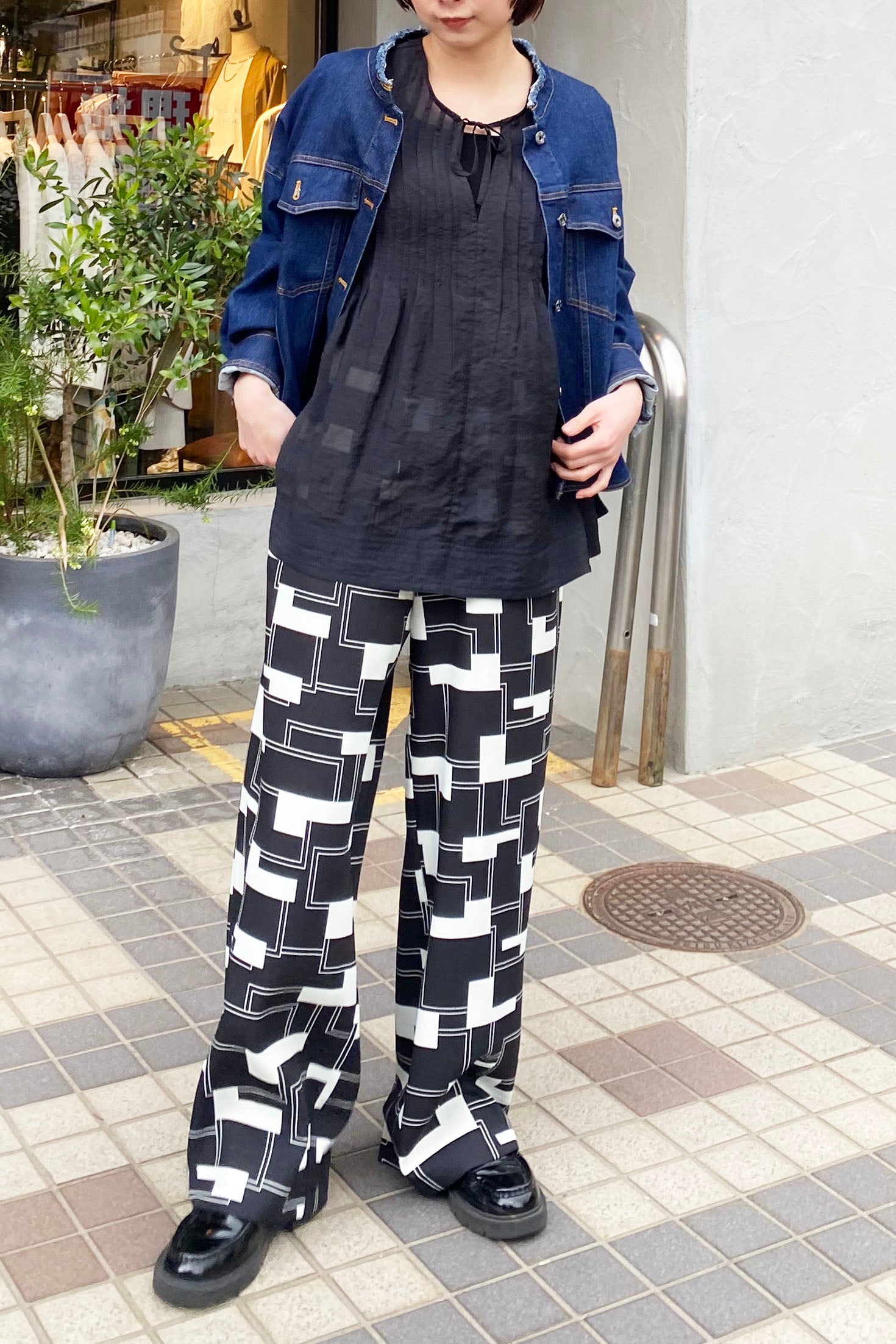 ツイル幾何学セミワイドパンツ