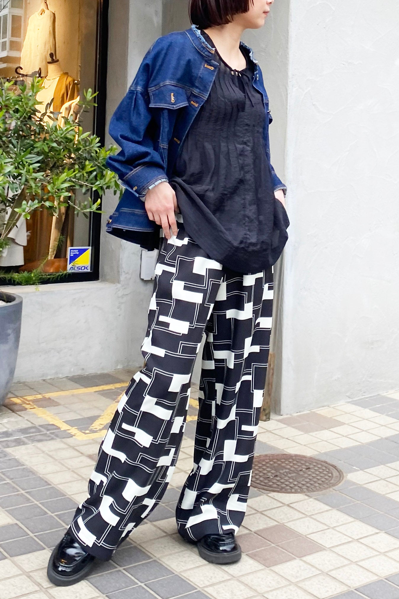 ツイル幾何学セミワイドパンツ
