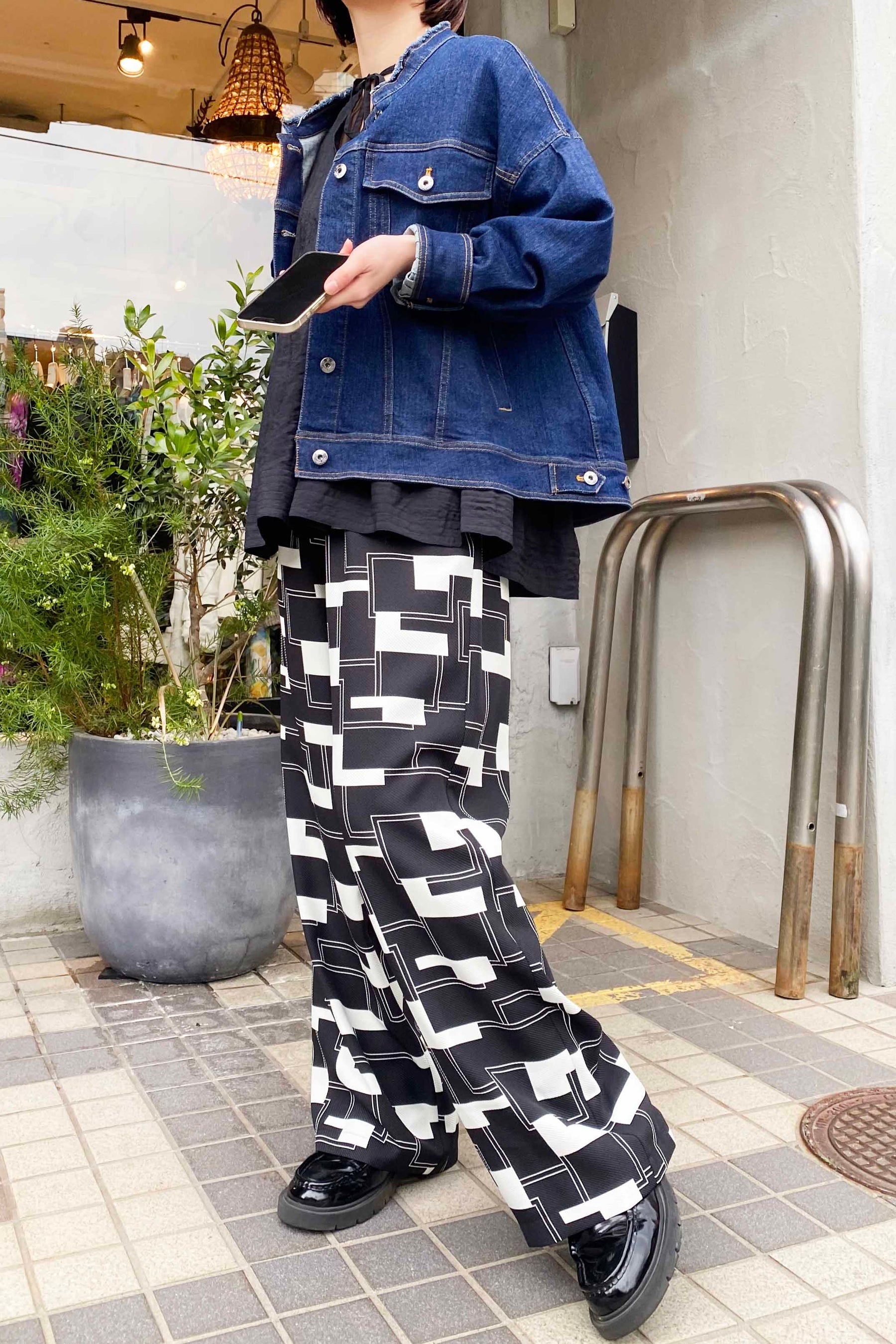 ツイル幾何学セミワイドパンツ