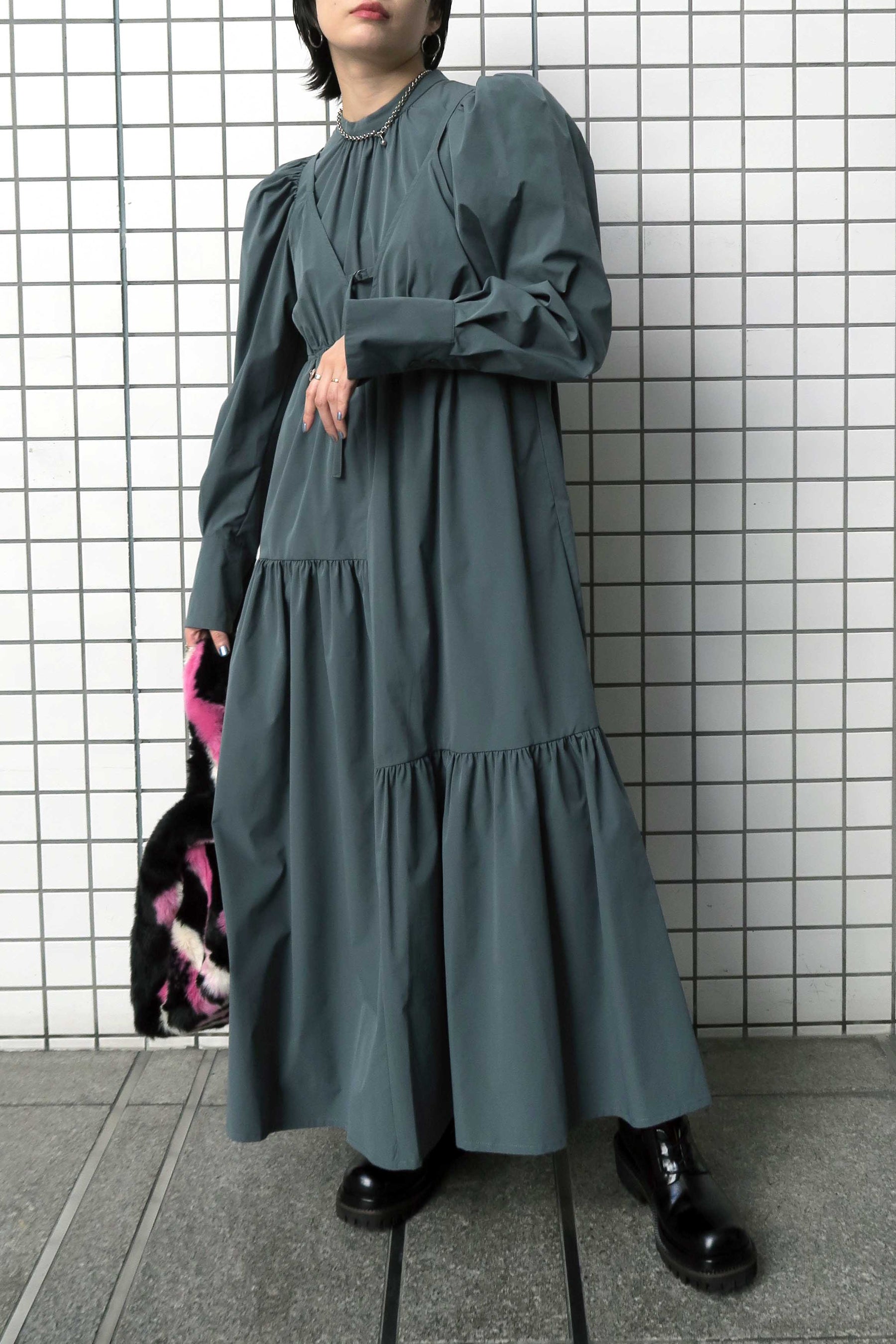 レイヤードライクティアードワンピース