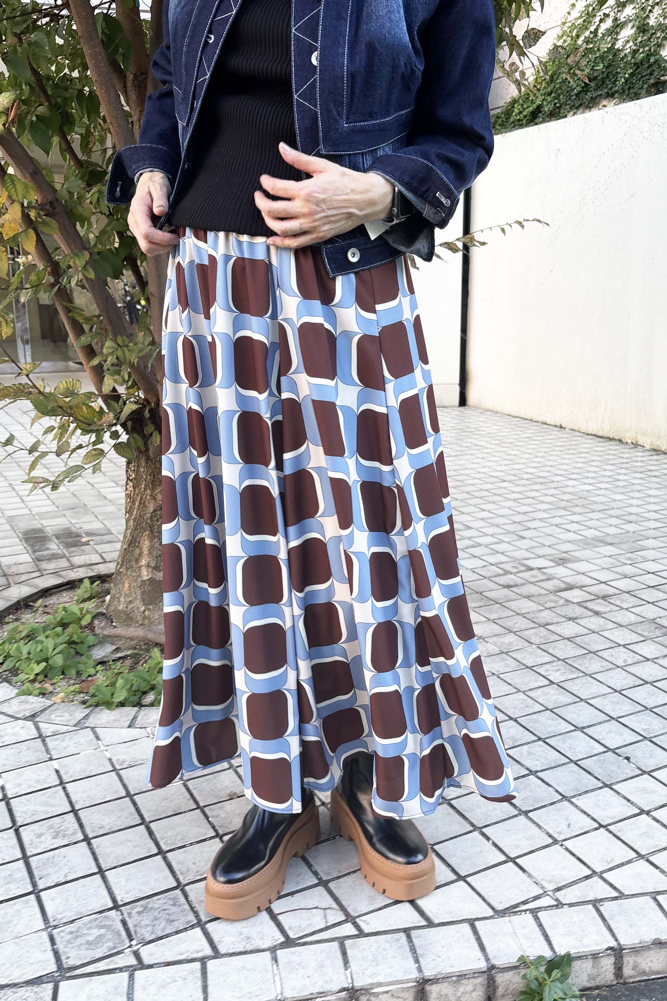 MONiLE (モニーレ) レトロ幾何学柄プリントスカート 002813