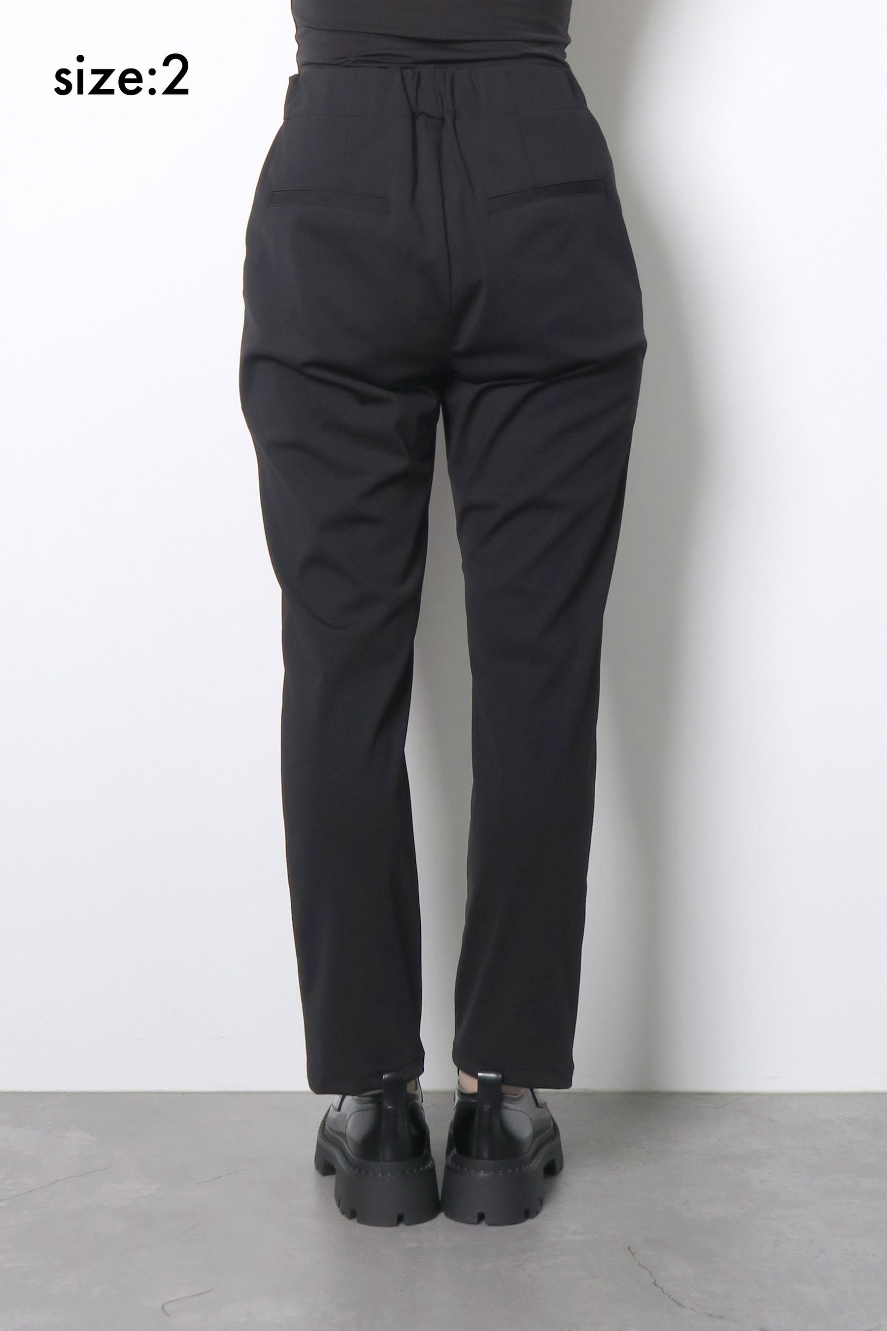 ハイテンションストレッチテーパードパンツ