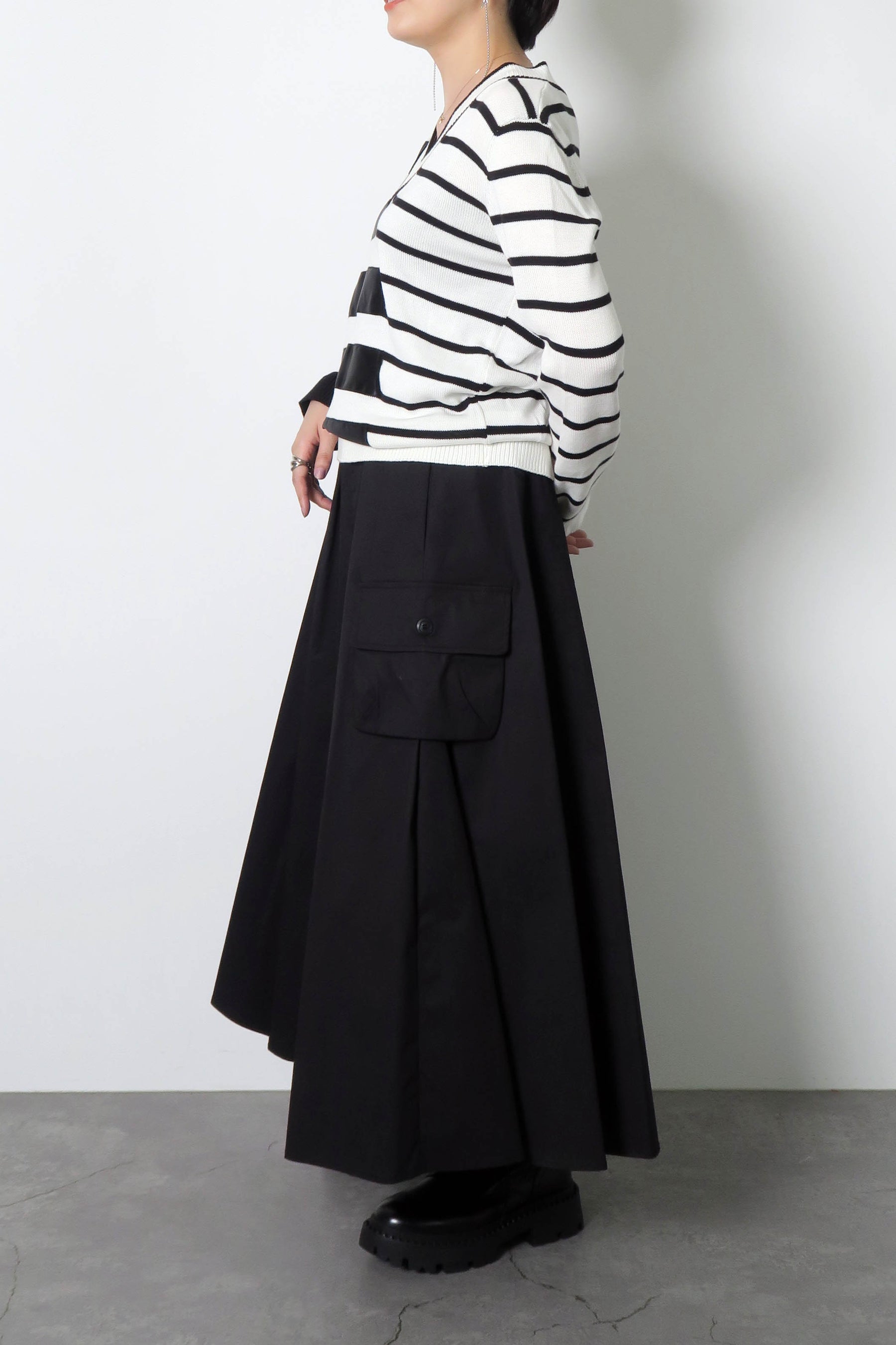 paulinebleu (ポリーヌブロー) アシメ 異素材 ボーダー Vネックニット 35097