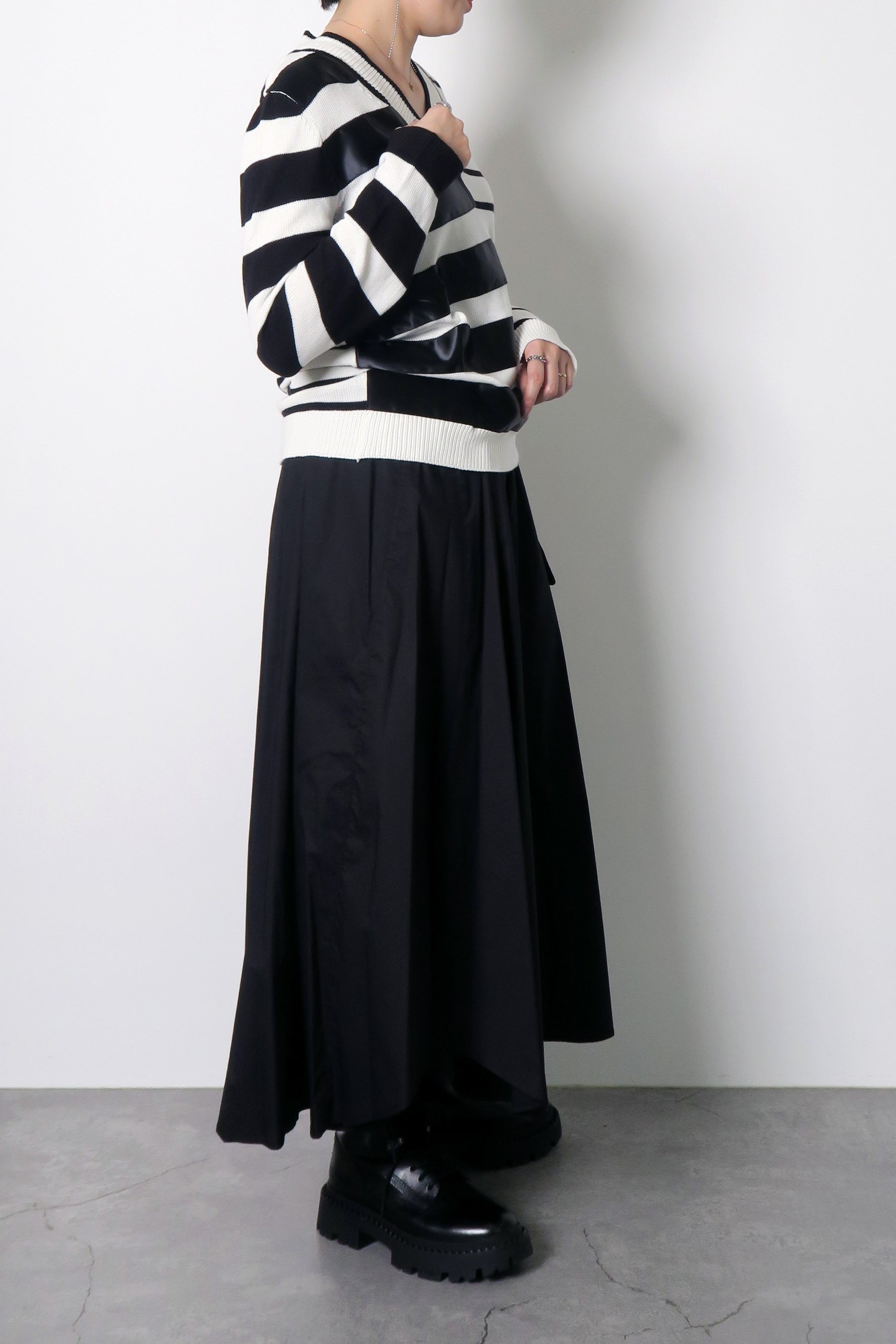 paulinebleu (ポリーヌブロー) アシメ 異素材 ボーダー Vネックニット 35097