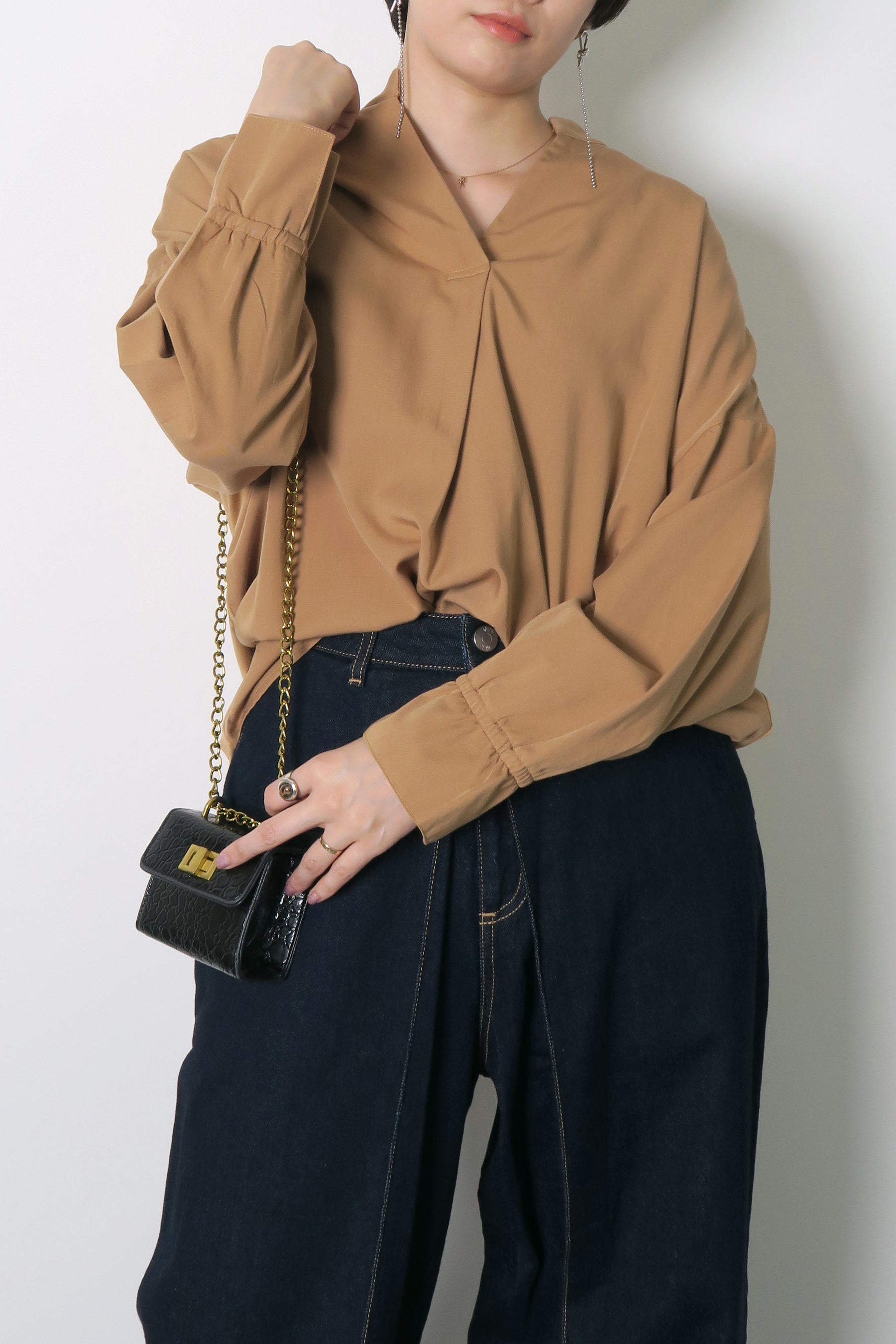 Dignite collier (ディニテ コリエ) 後ろ切替 長袖 ブラウス 800218 レディース きれいめ オフィス