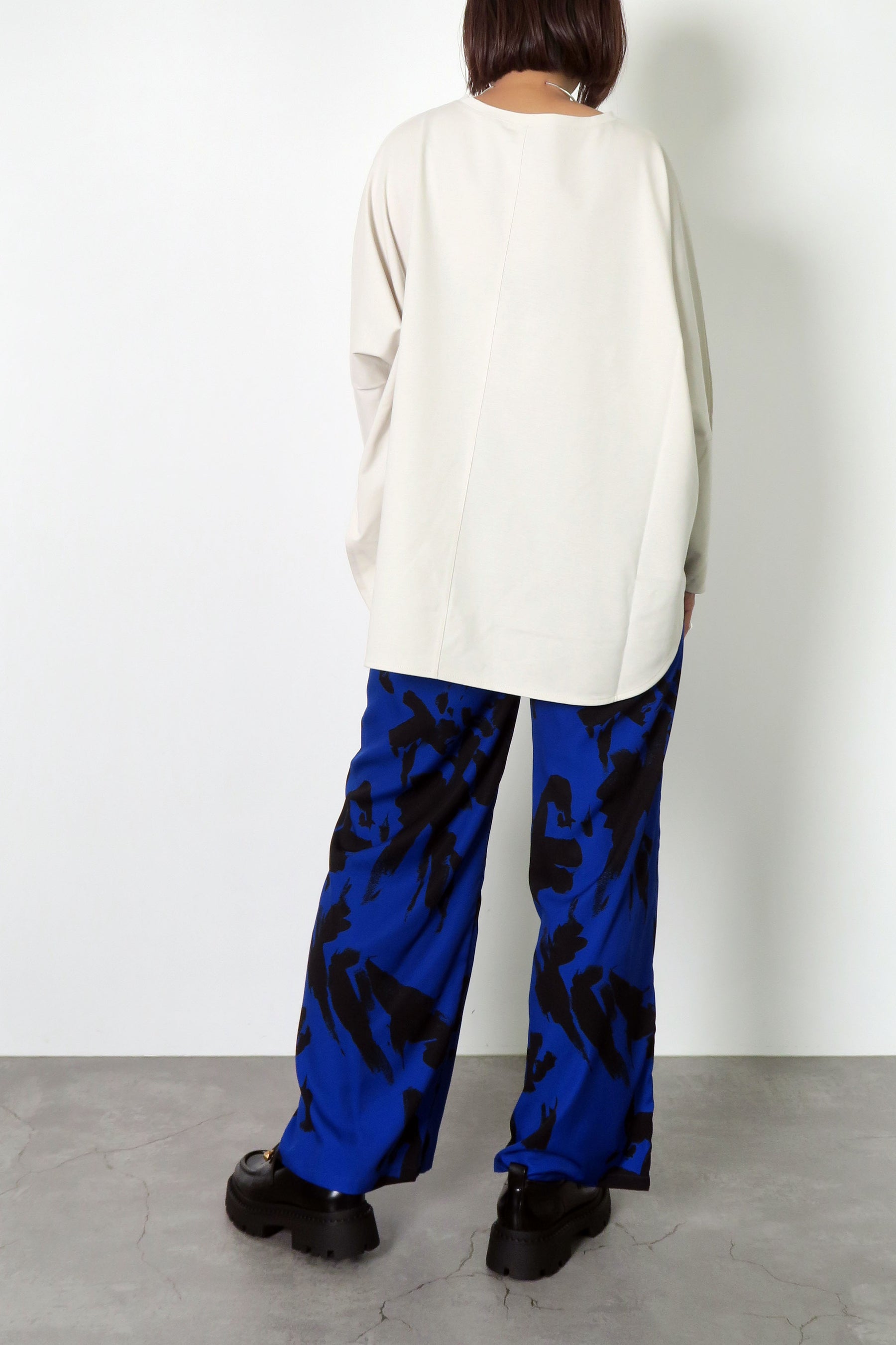 Dignite collier(ディニテ コリエ) 後ろドルマンロゴTシャツ 809000 レディース/ロンT/ティーシャツ/カットソー