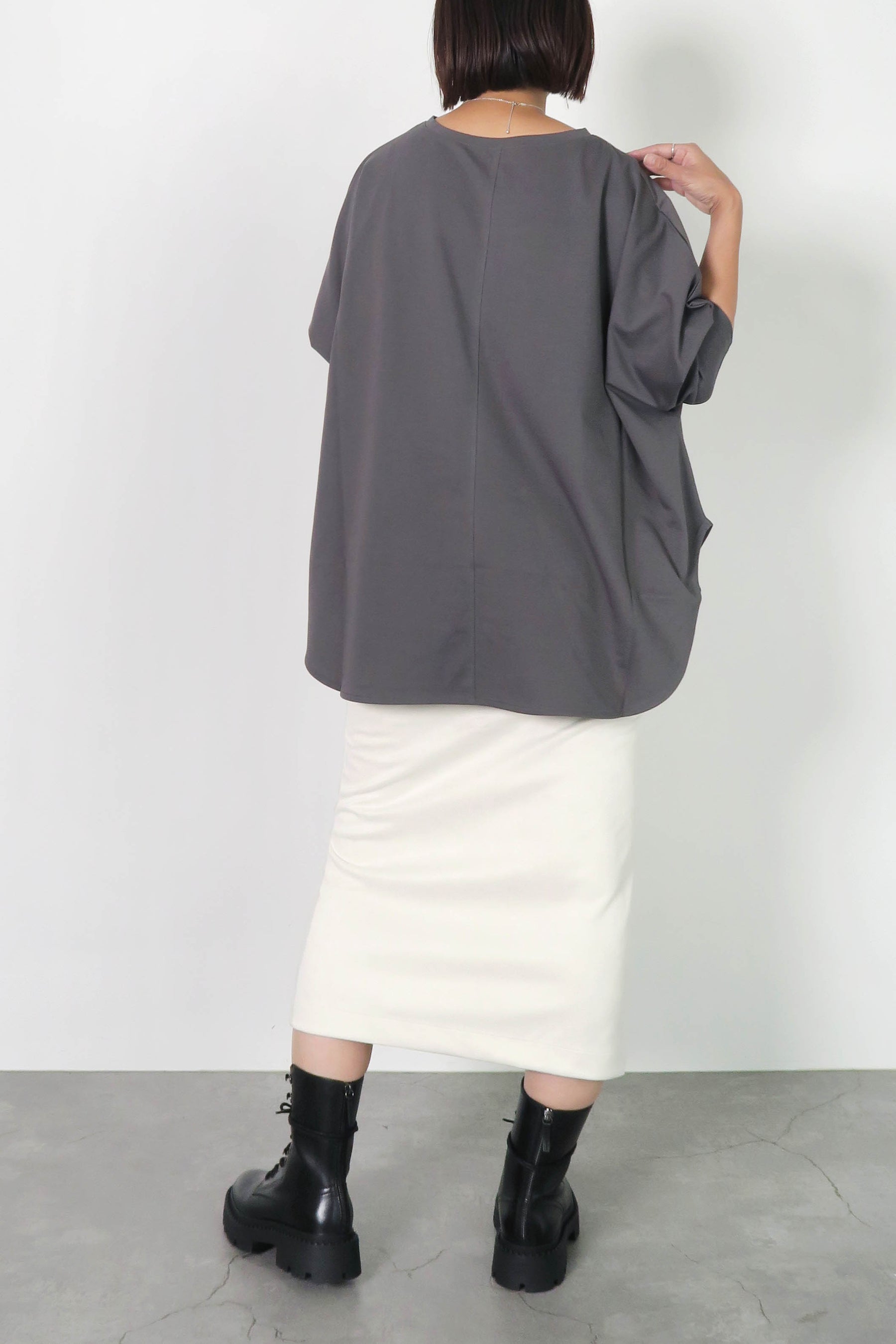 Dignite collier(ディニテ コリエ) 後ろドルマンロゴTシャツ 809000 レディース/ロンT/ティーシャツ/カットソー