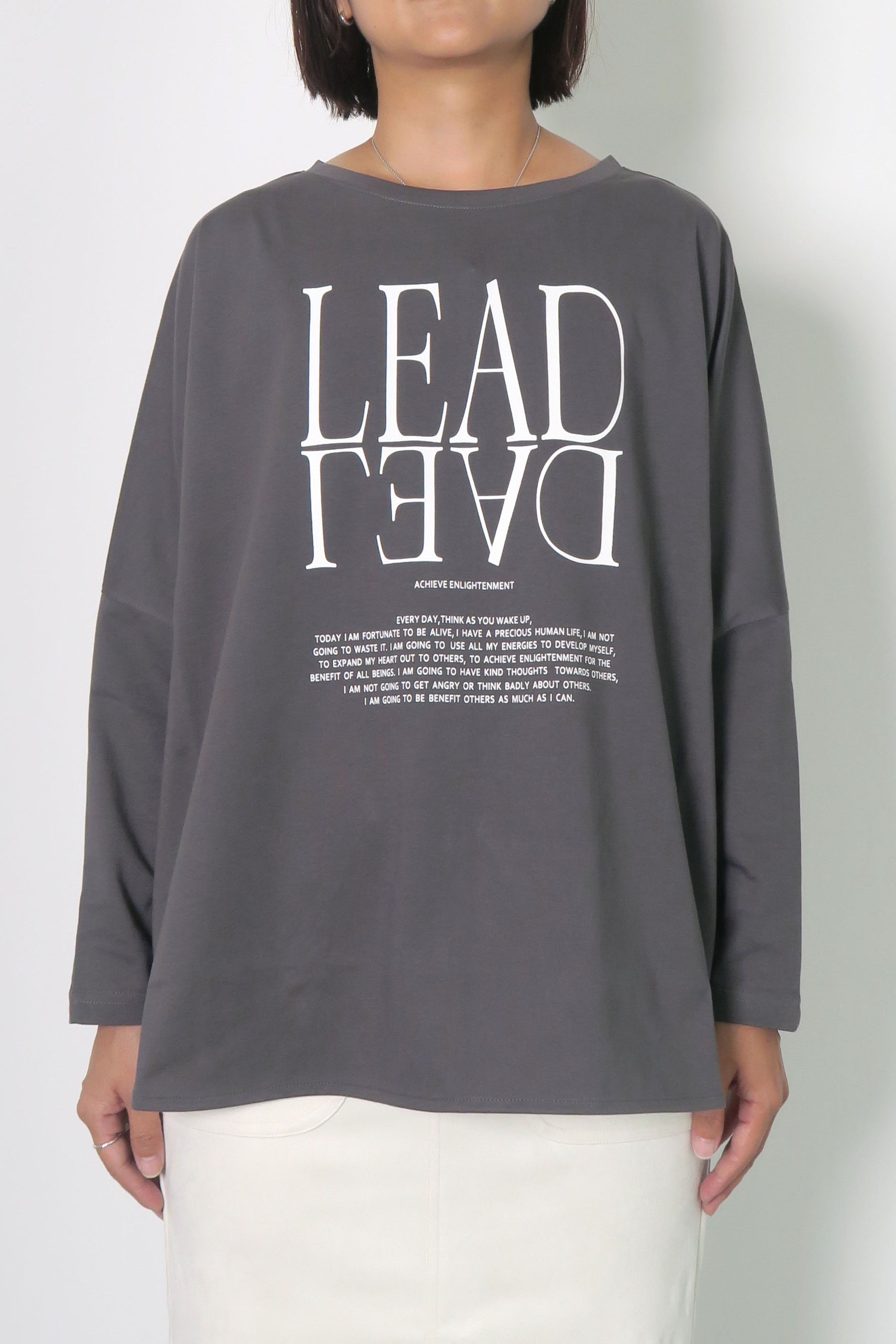 後ろドルマンロゴTシャツ