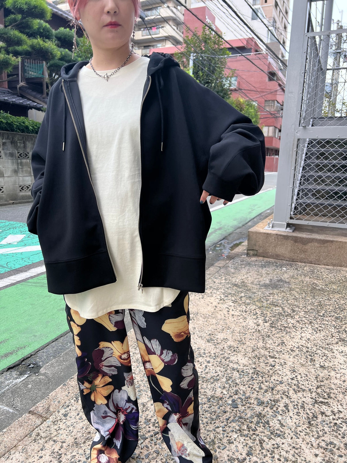 CHIGNON (シニヨン) ダンボールパーカー 8234-028kk レディース フーディー