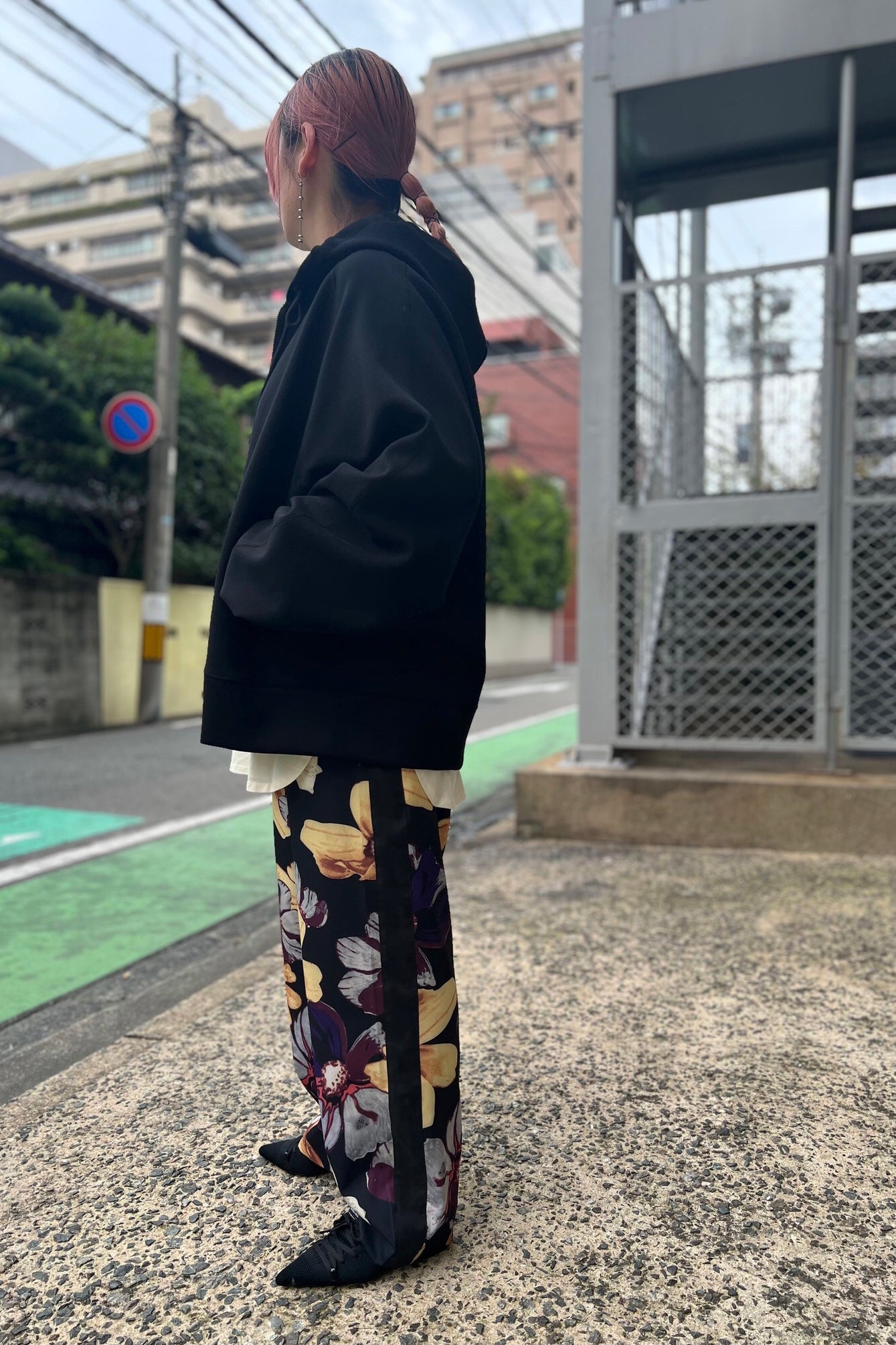 CHIGNON (シニヨン) ダンボールパーカー 8234-028kk レディース フーディー