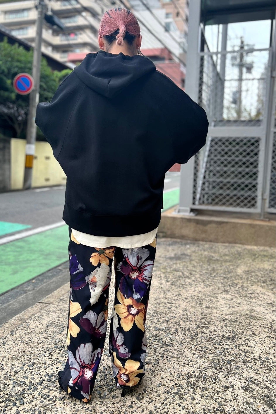 CHIGNON (シニヨン) ダンボールパーカー 8234-028kk レディース フーディー