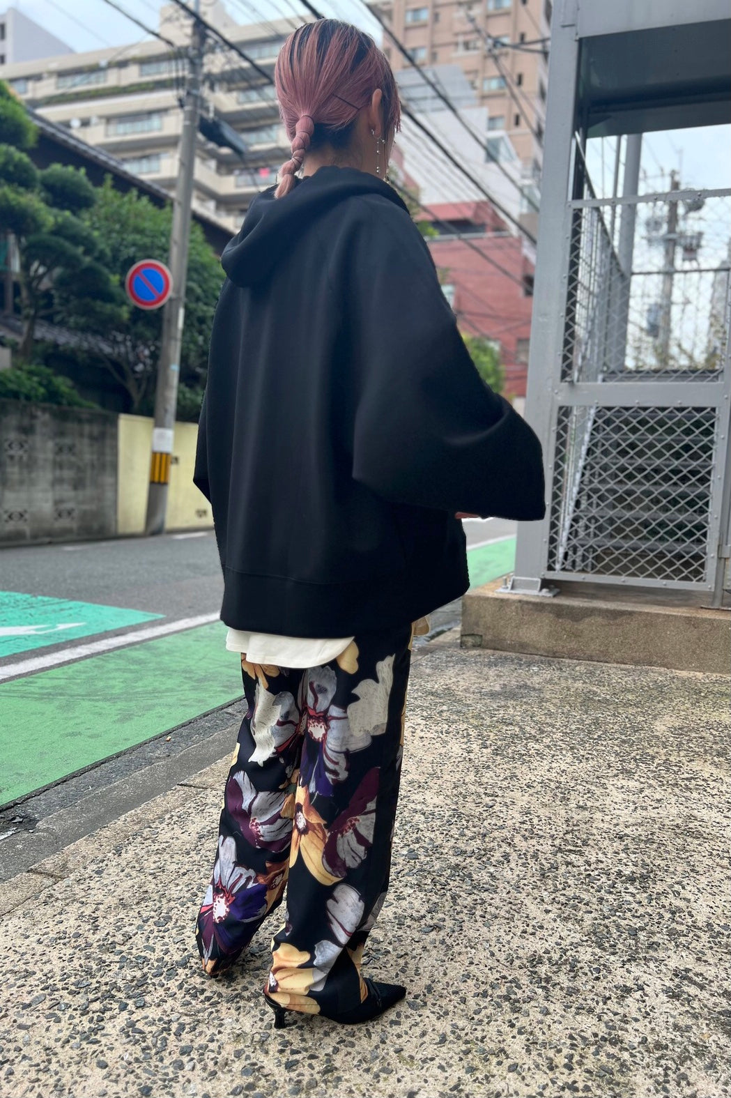 CHIGNON (シニヨン) ダンボールパーカー 8234-028kk レディース フーディー