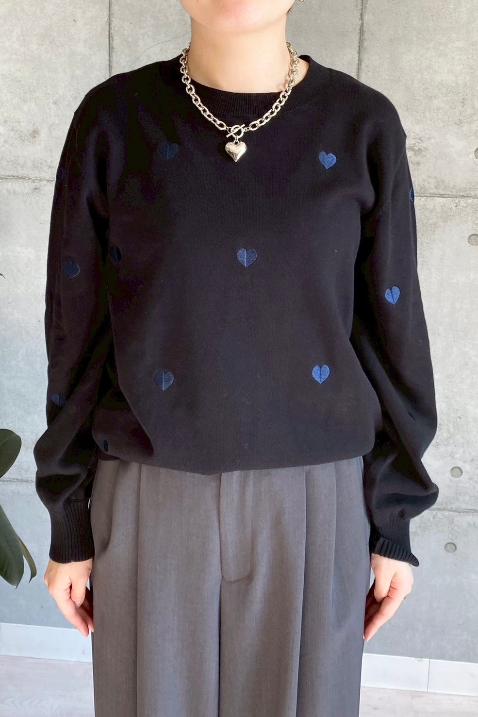 ♡モチーフ刺繍ニット
