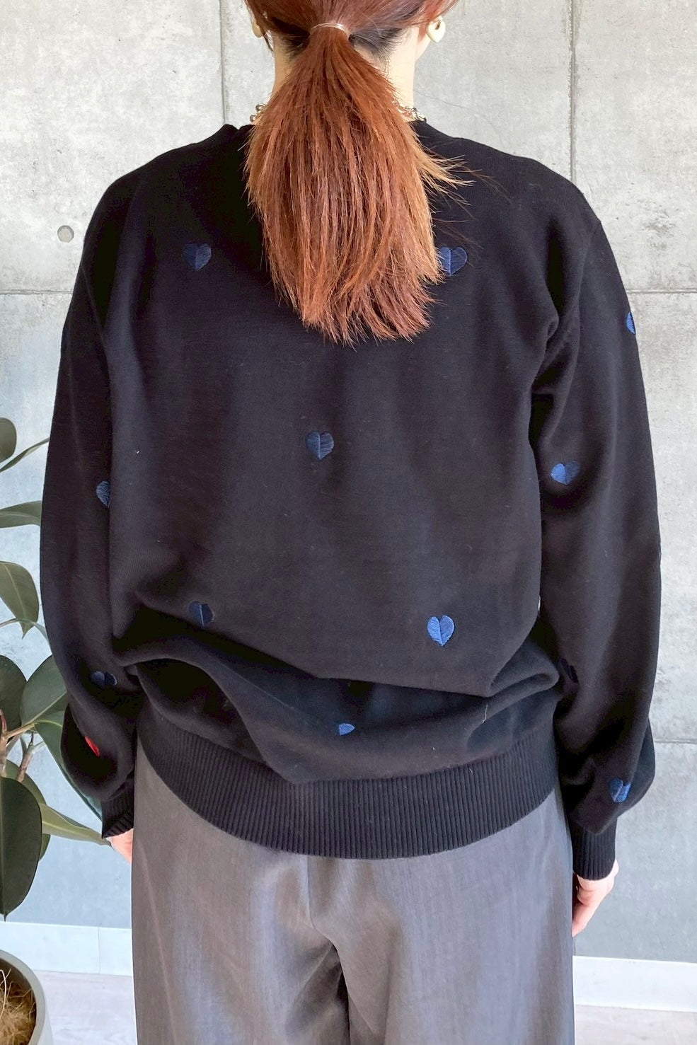 ♡モチーフ刺繍ニット