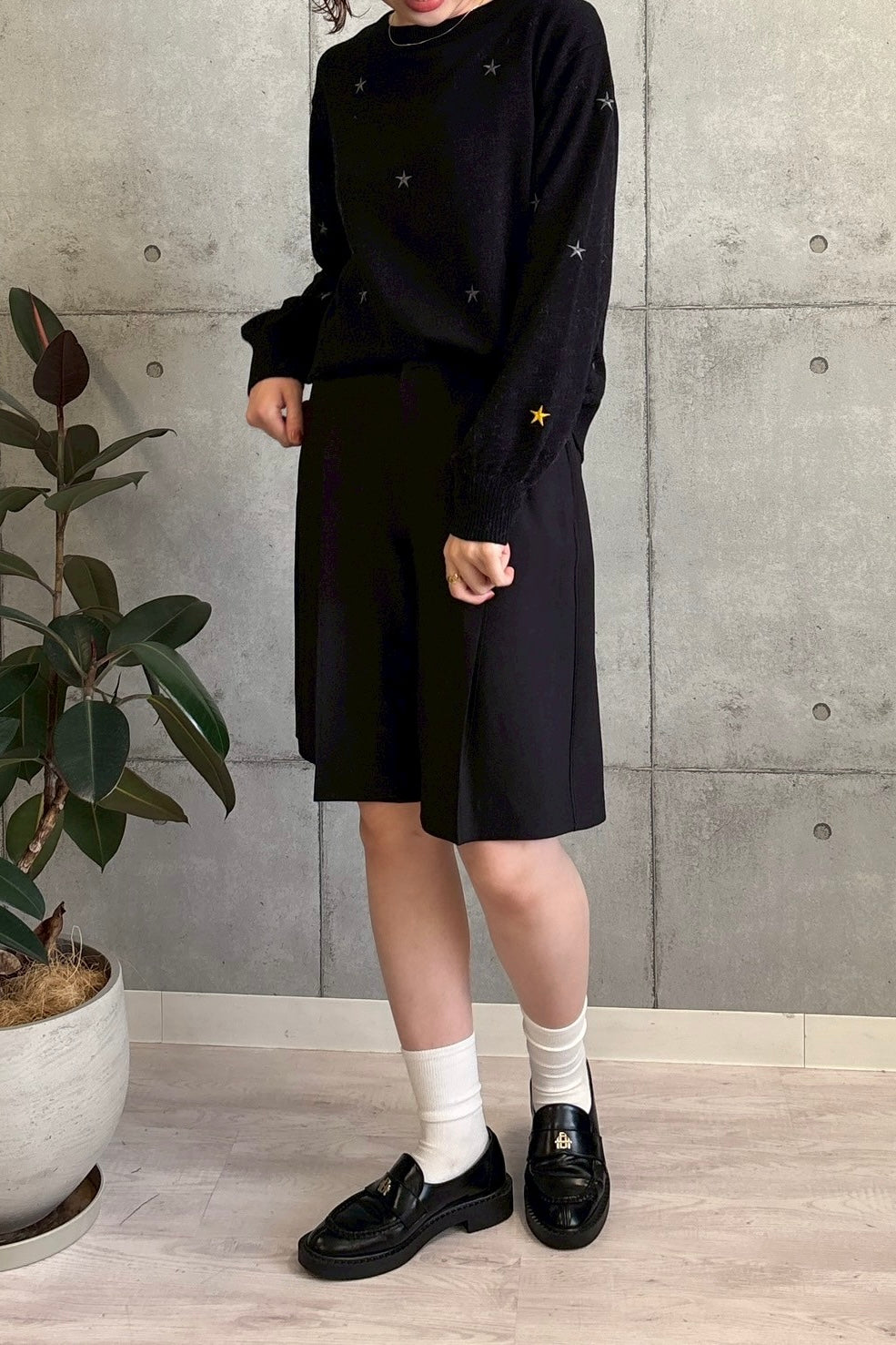 ★モチーフ刺繍ニット