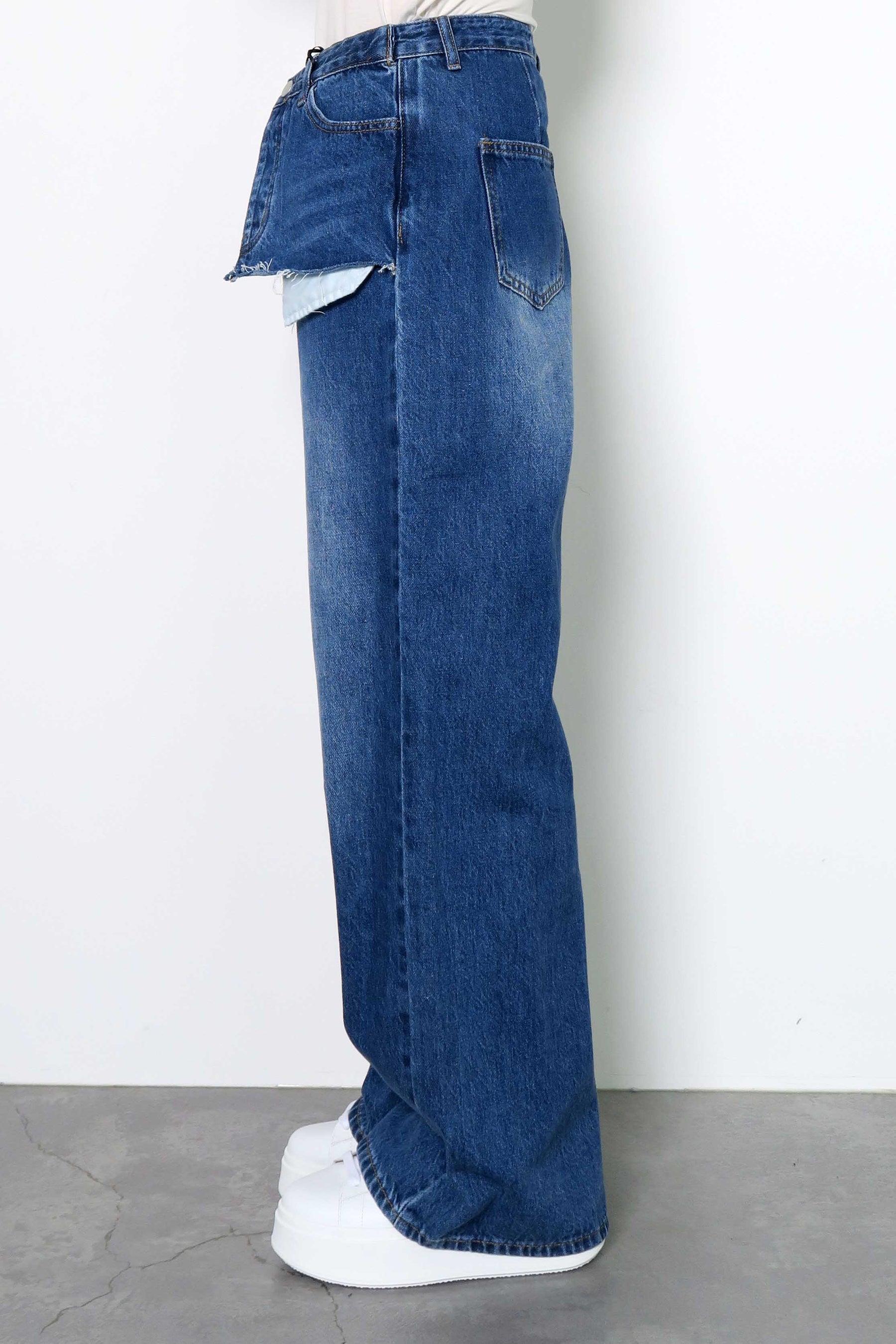 リメイク風デニムパンツ