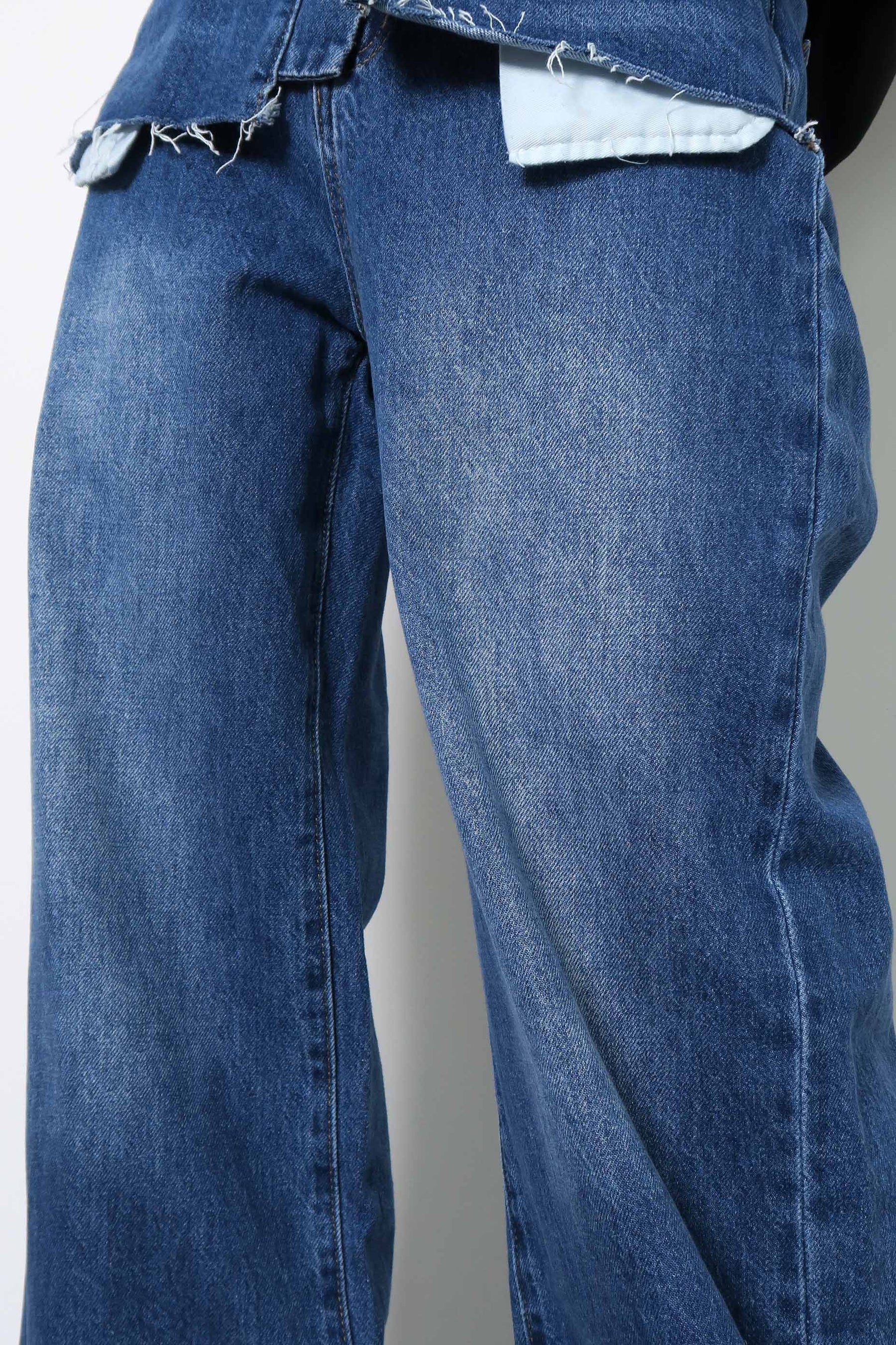 リメイク風デニムパンツ