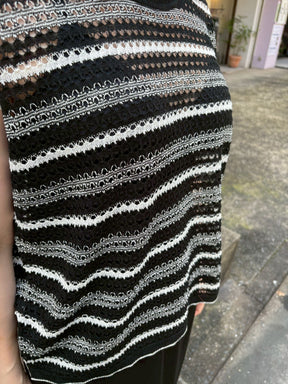 ボーダーノースリーブニット