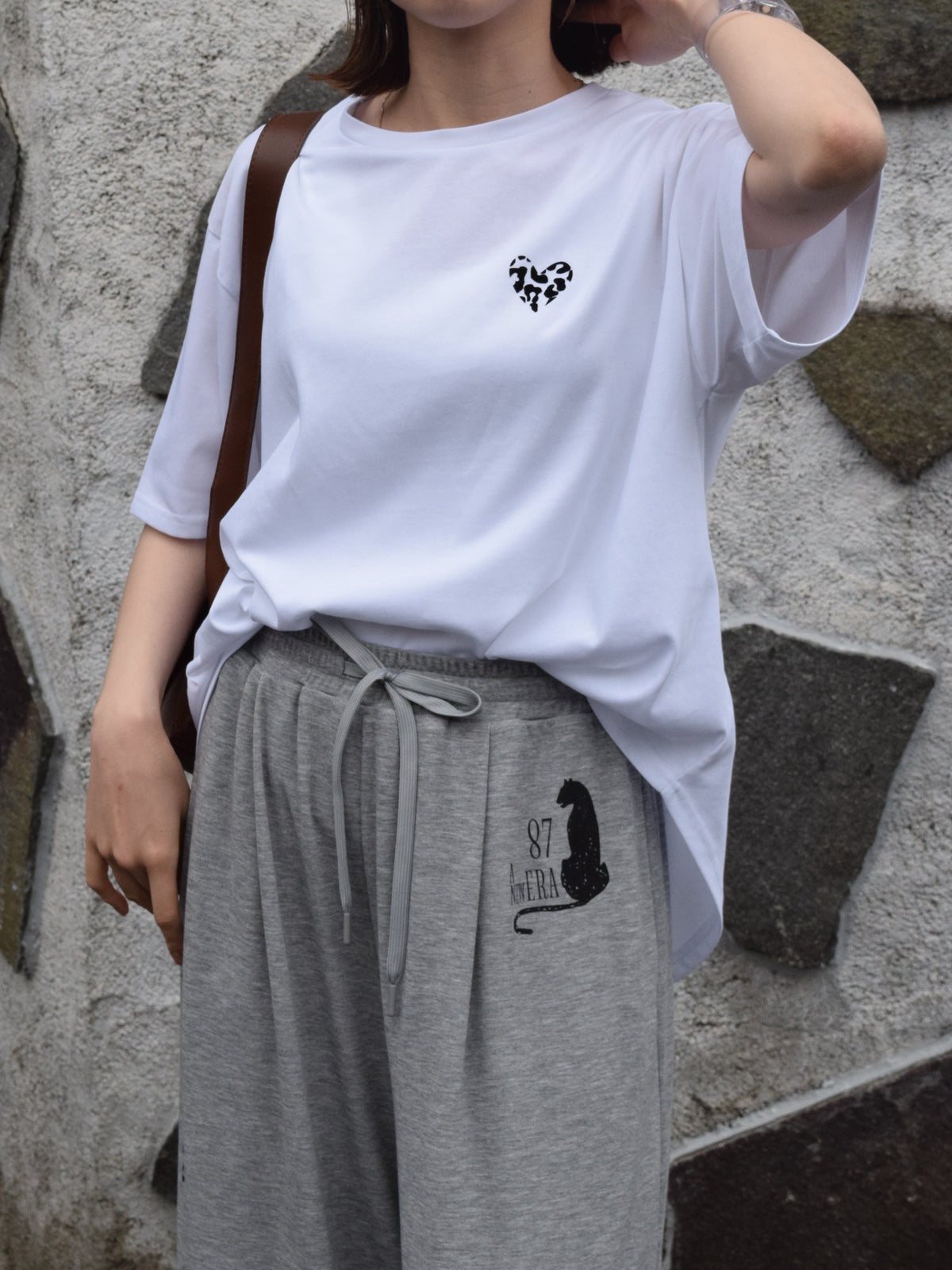 レオパード柄ハート フロッキープリントTシャツ