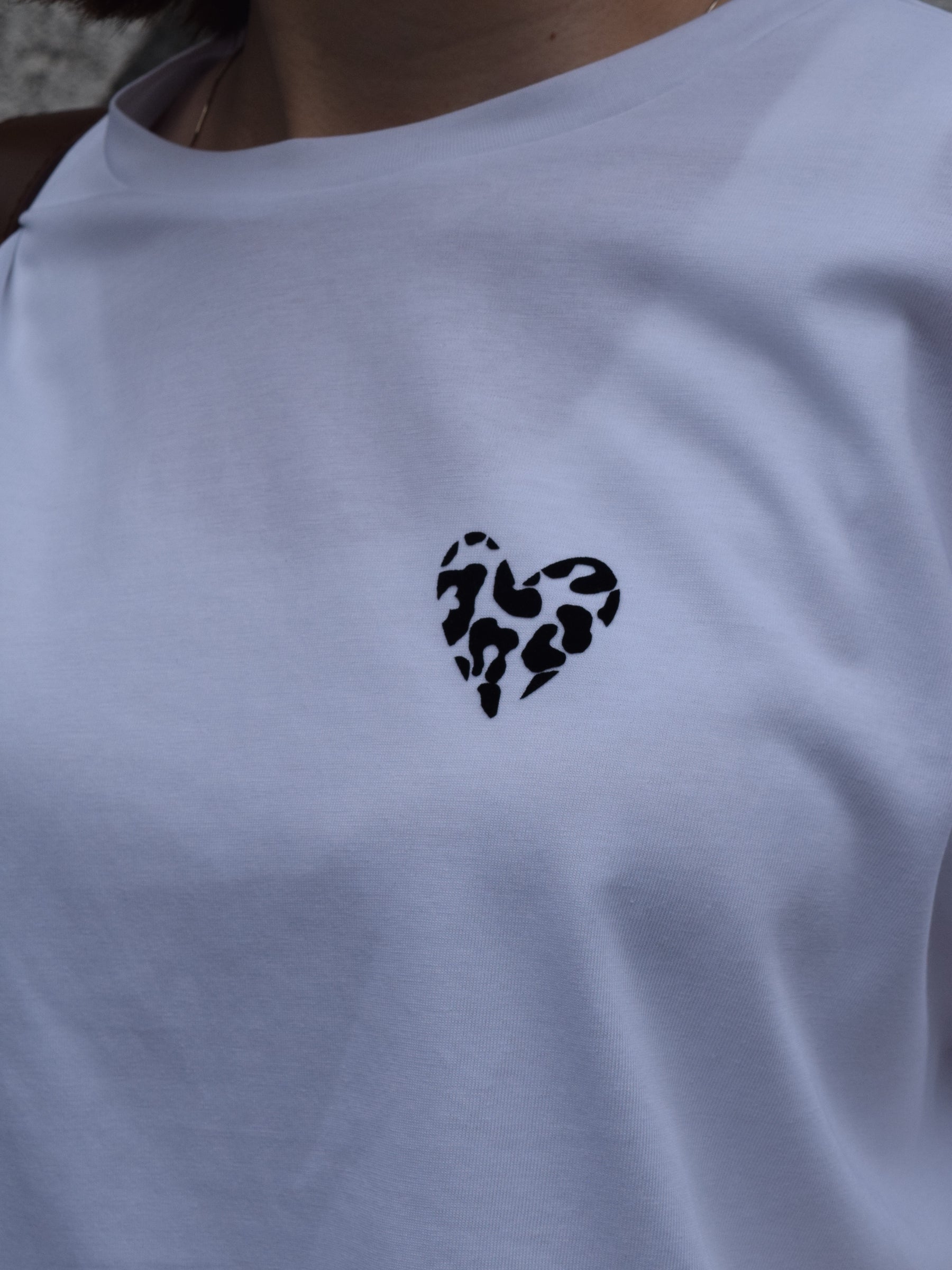 レオパード柄ハート フロッキープリントTシャツ