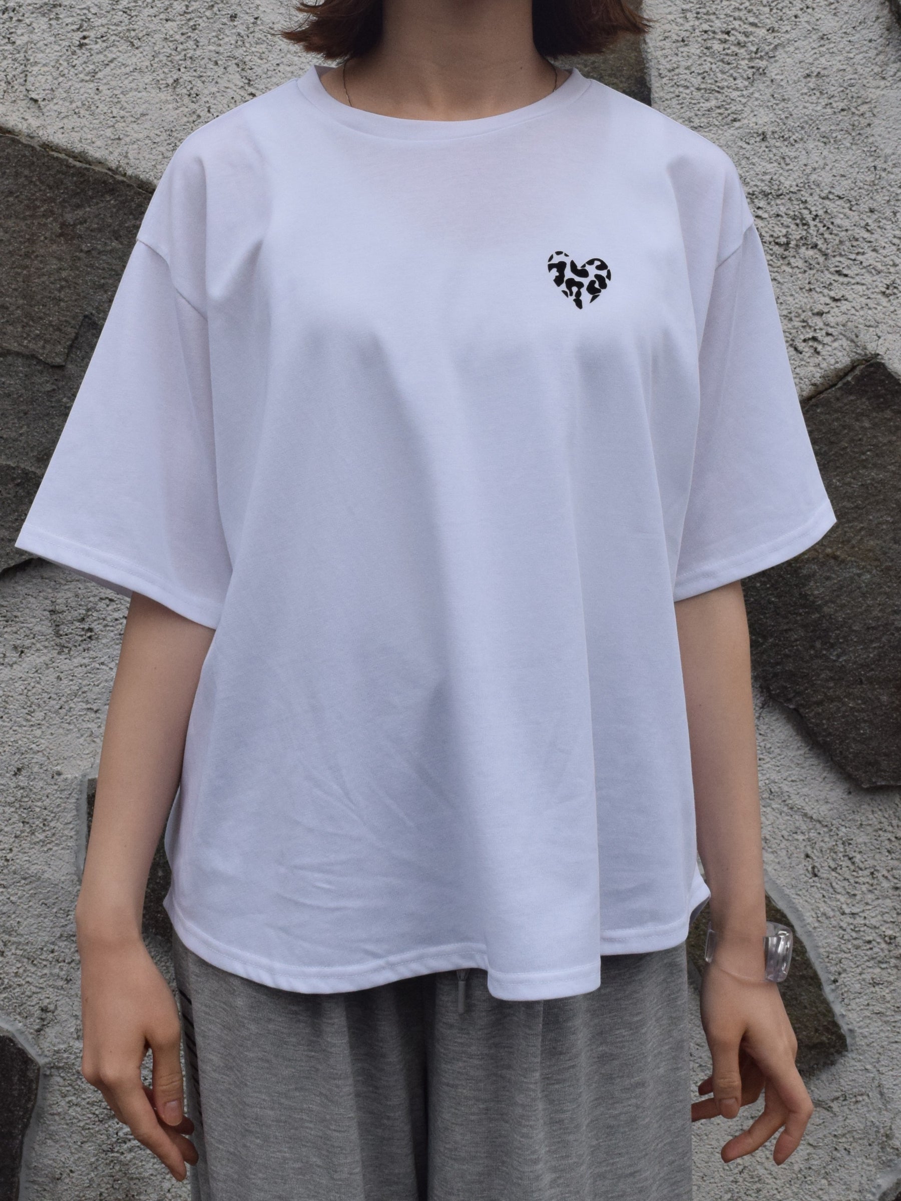 レオパード柄ハート フロッキープリントTシャツ