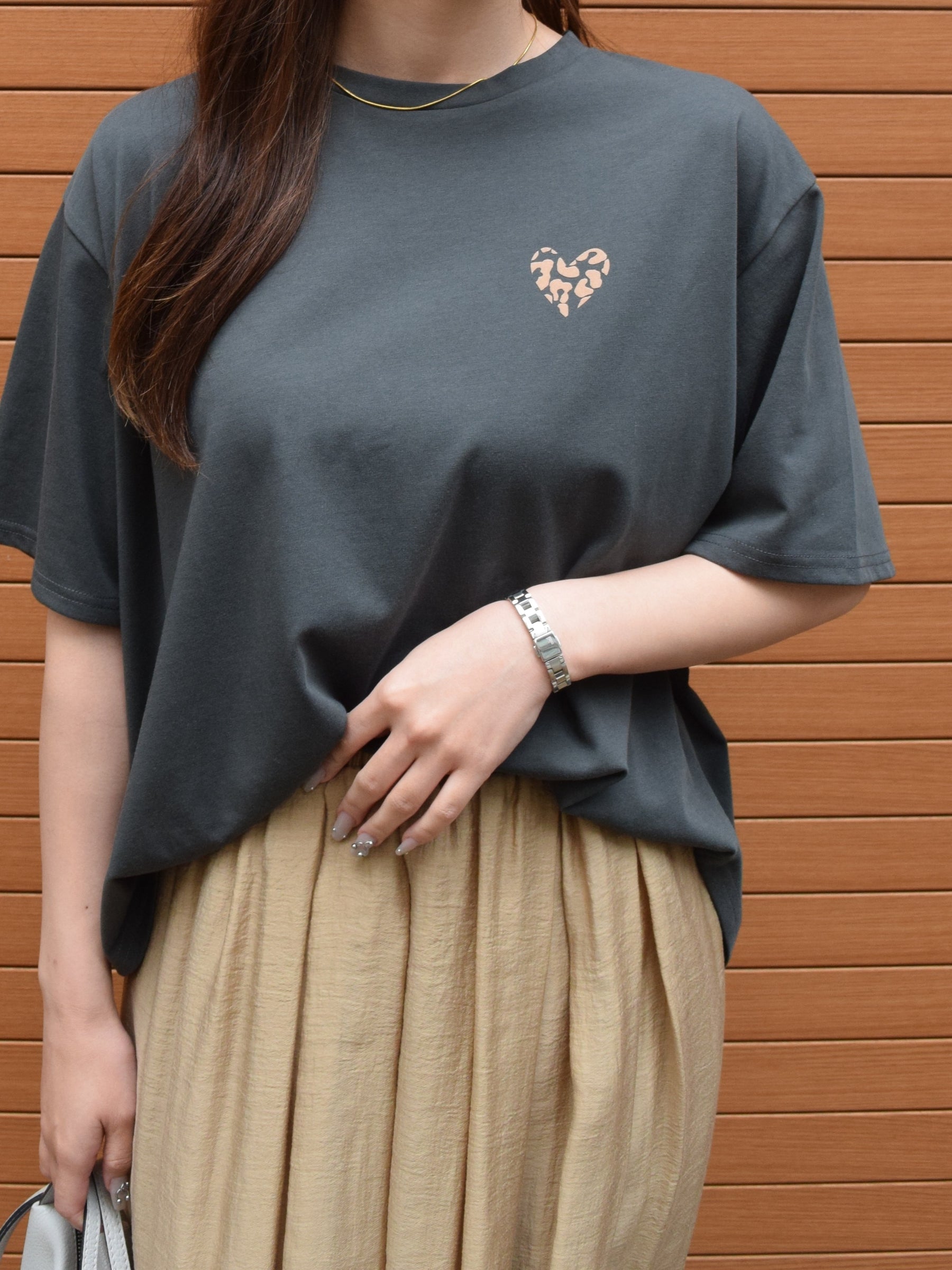 レオパード柄ハート フロッキープリントTシャツ