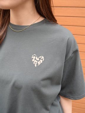 レオパード柄ハート フロッキープリントTシャツ