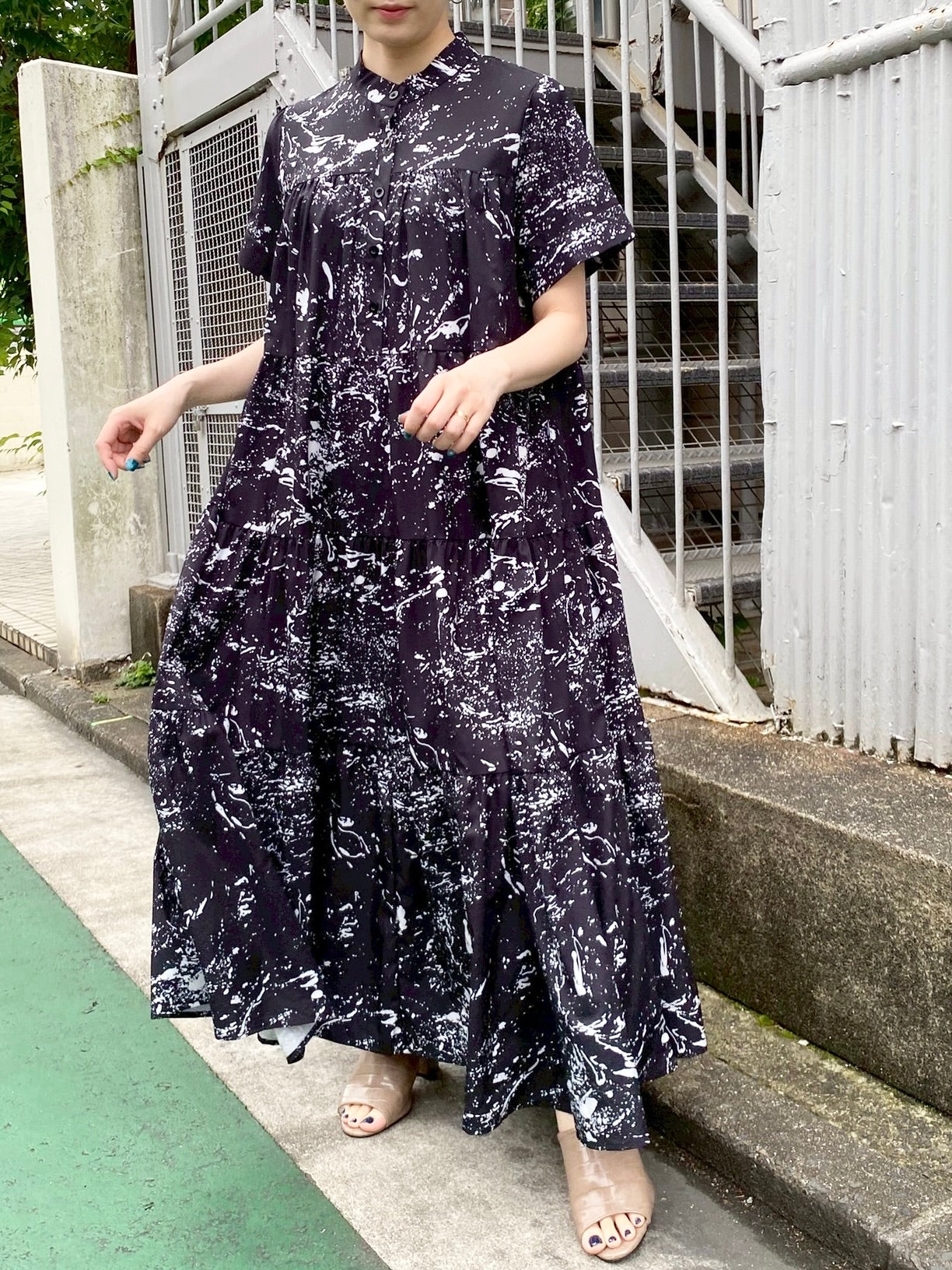 ペイント柄プリント半袖ティアードワンピース