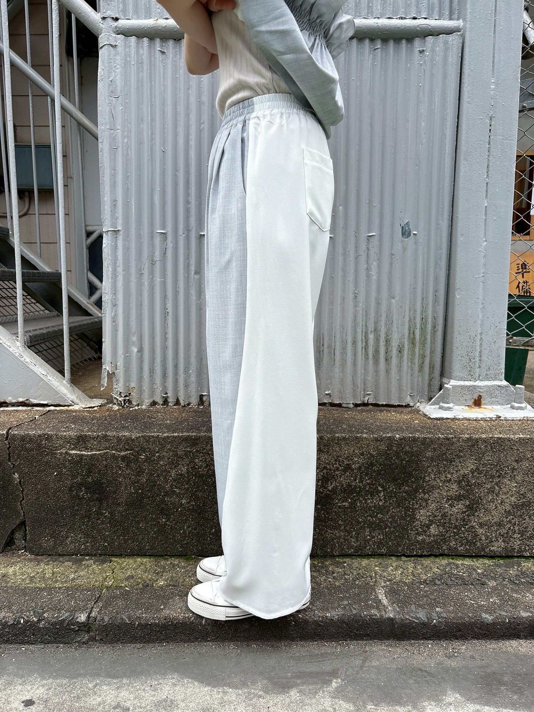 麻タッチ前後配色タックカーブパンツ